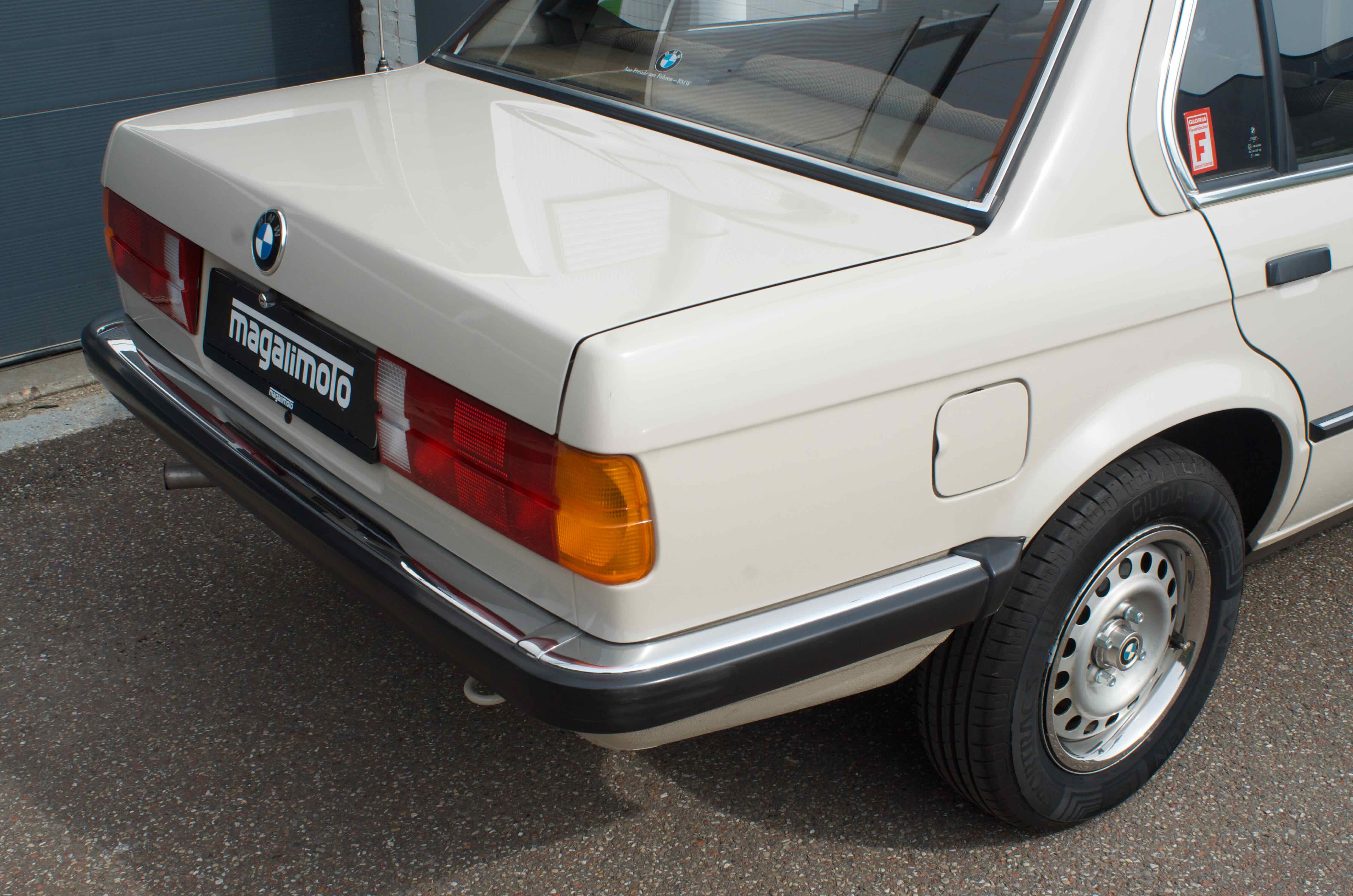 BMW 318iA 1985 Gazellen Beige