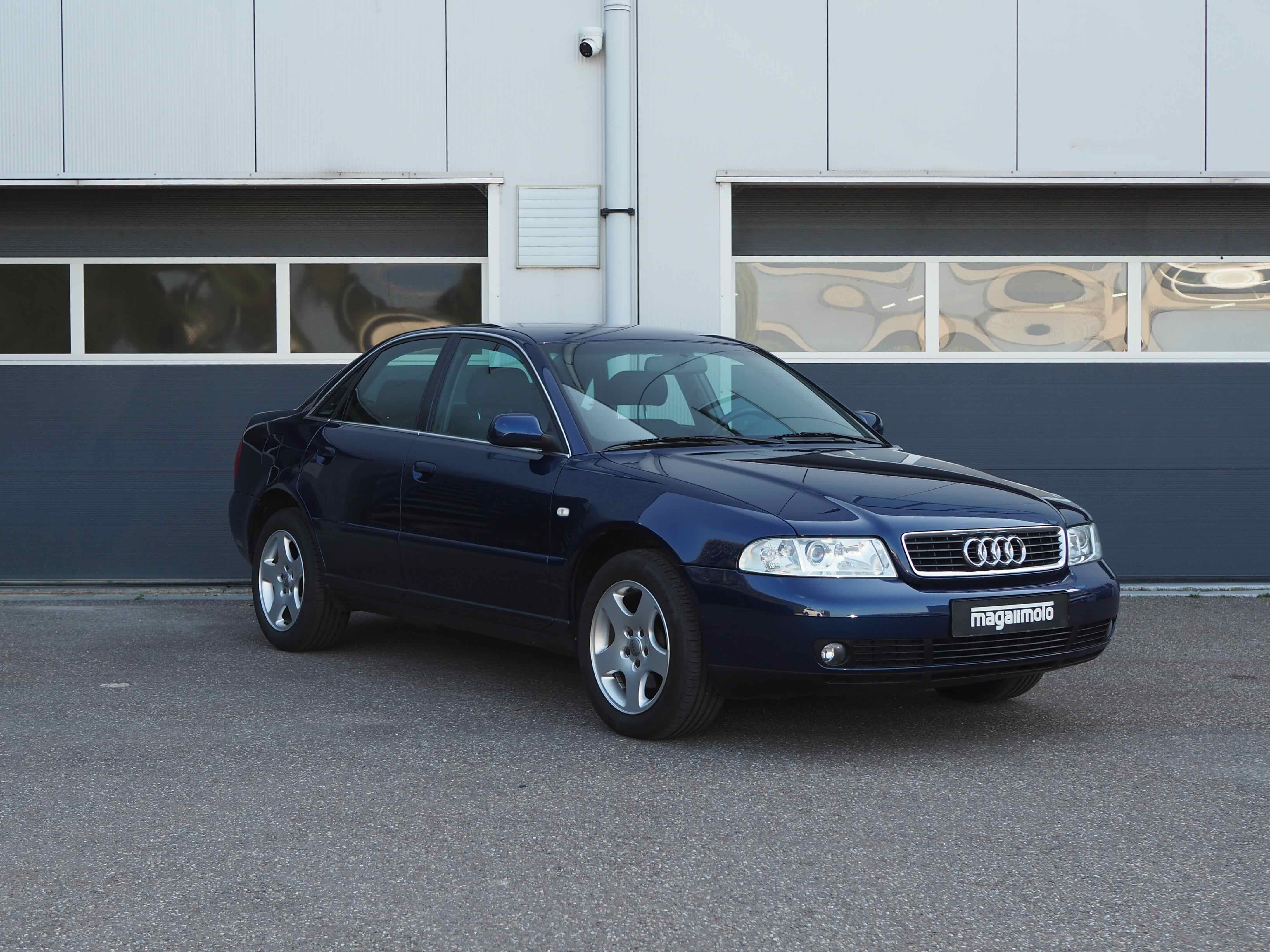Audi A4 1.6 Advance - 2001