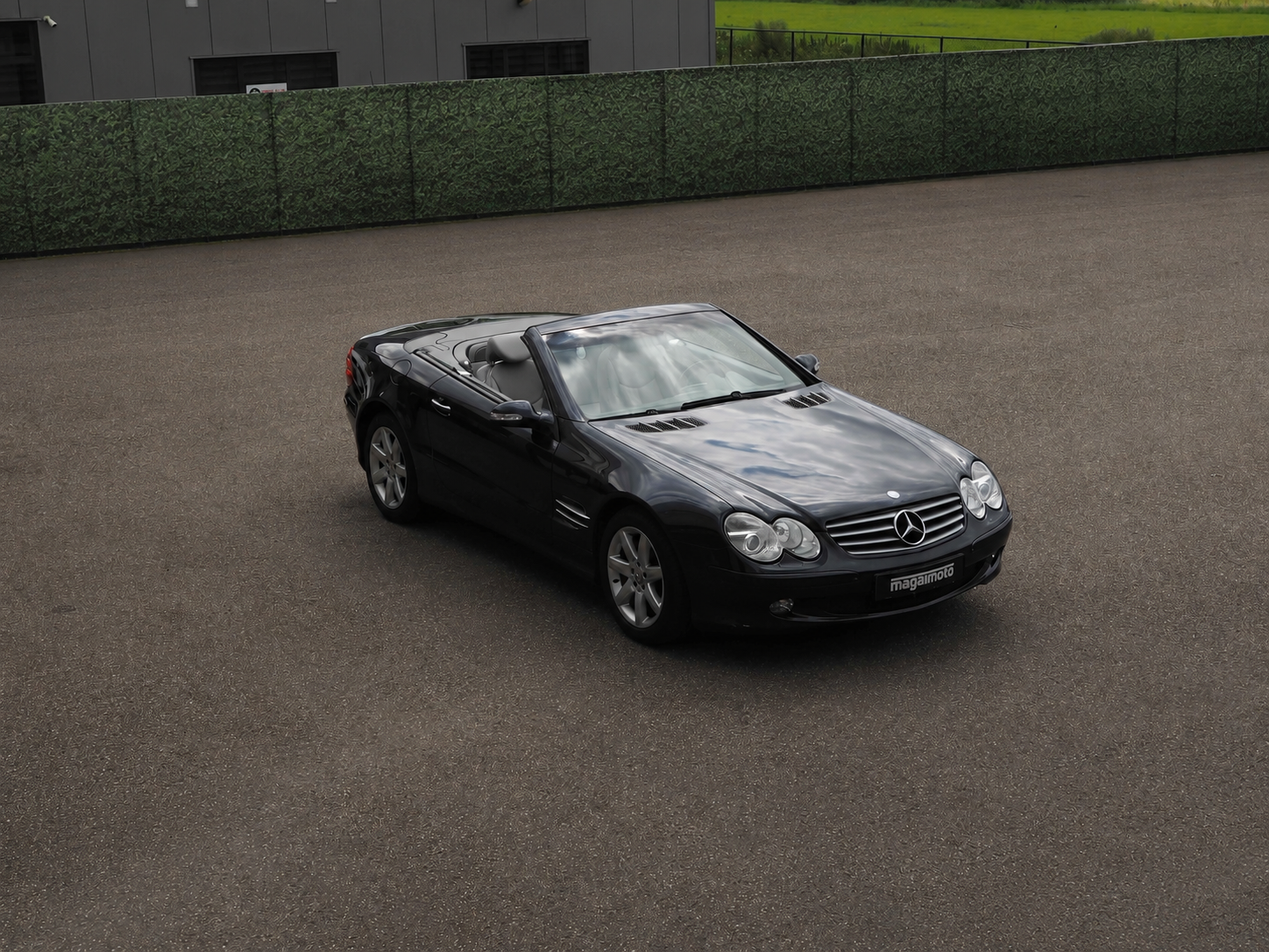 Mercedes Benz R230