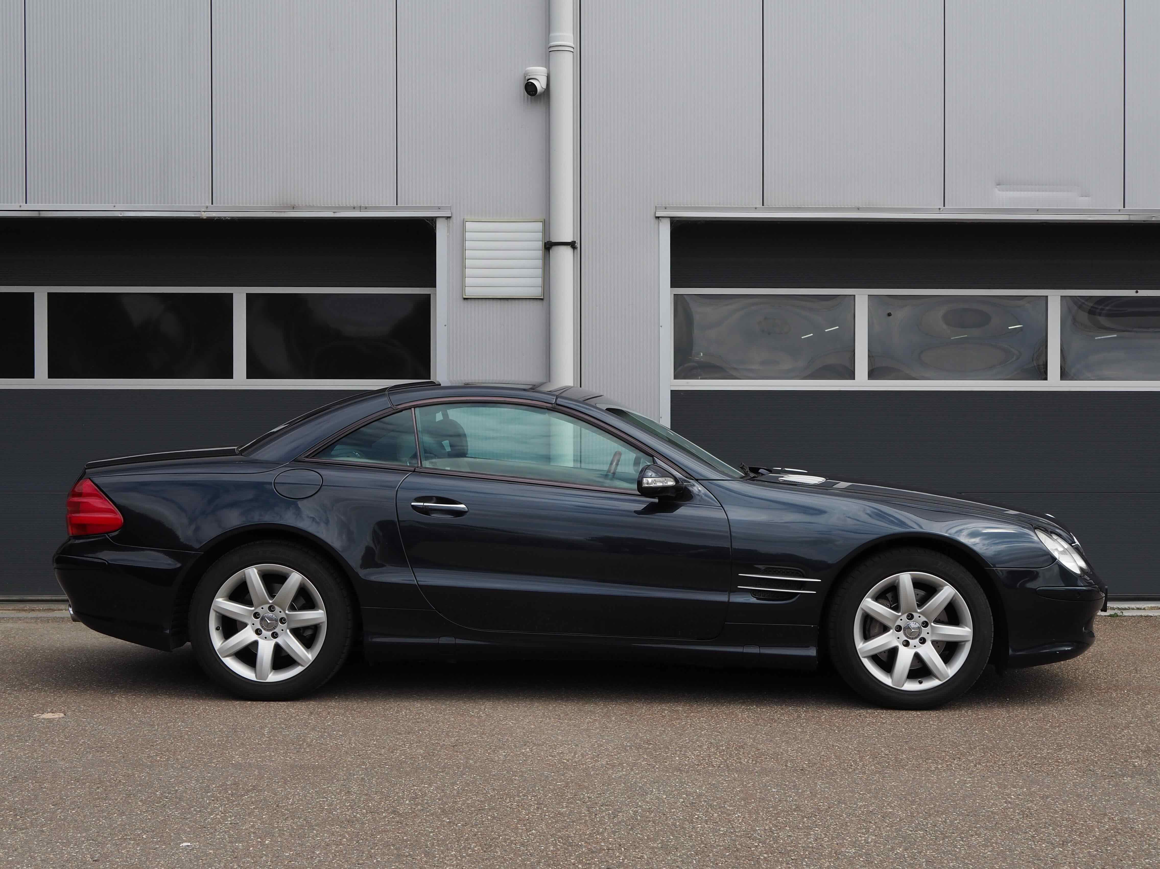 Mercedes Benz R230