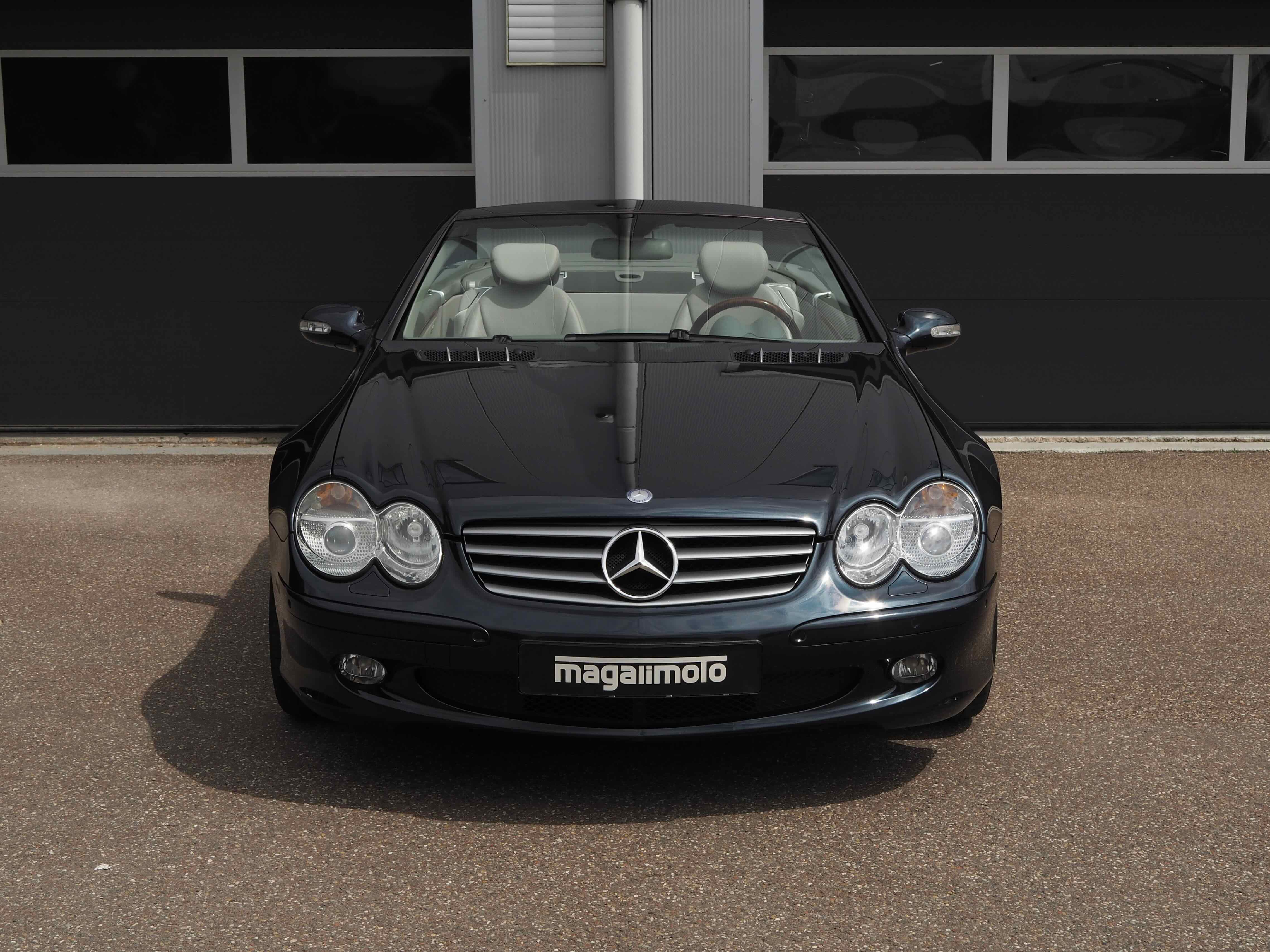 Mercedes Benz R230