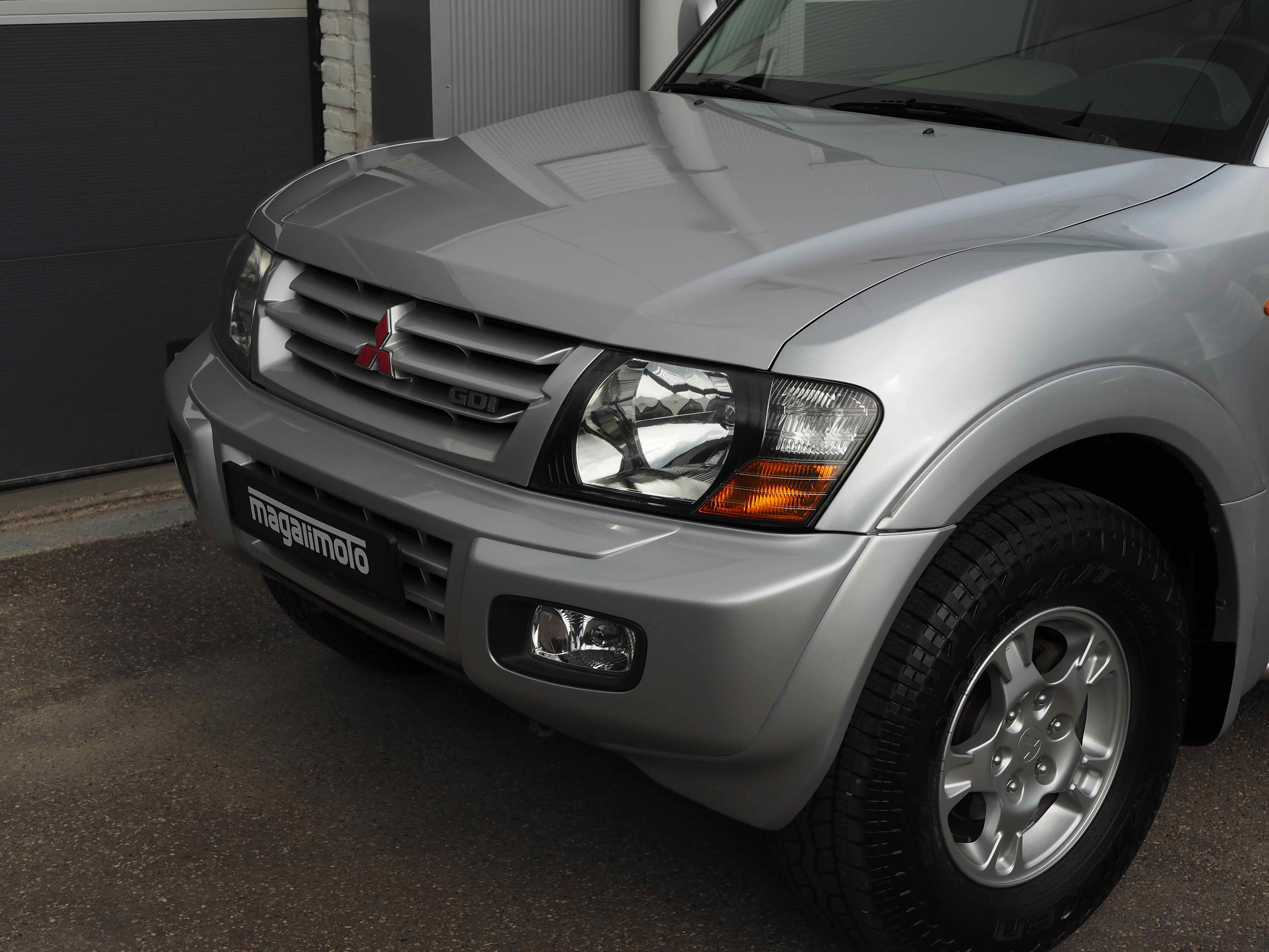 Mitsubishi Pajero V60 Short body 3.5 GDI
