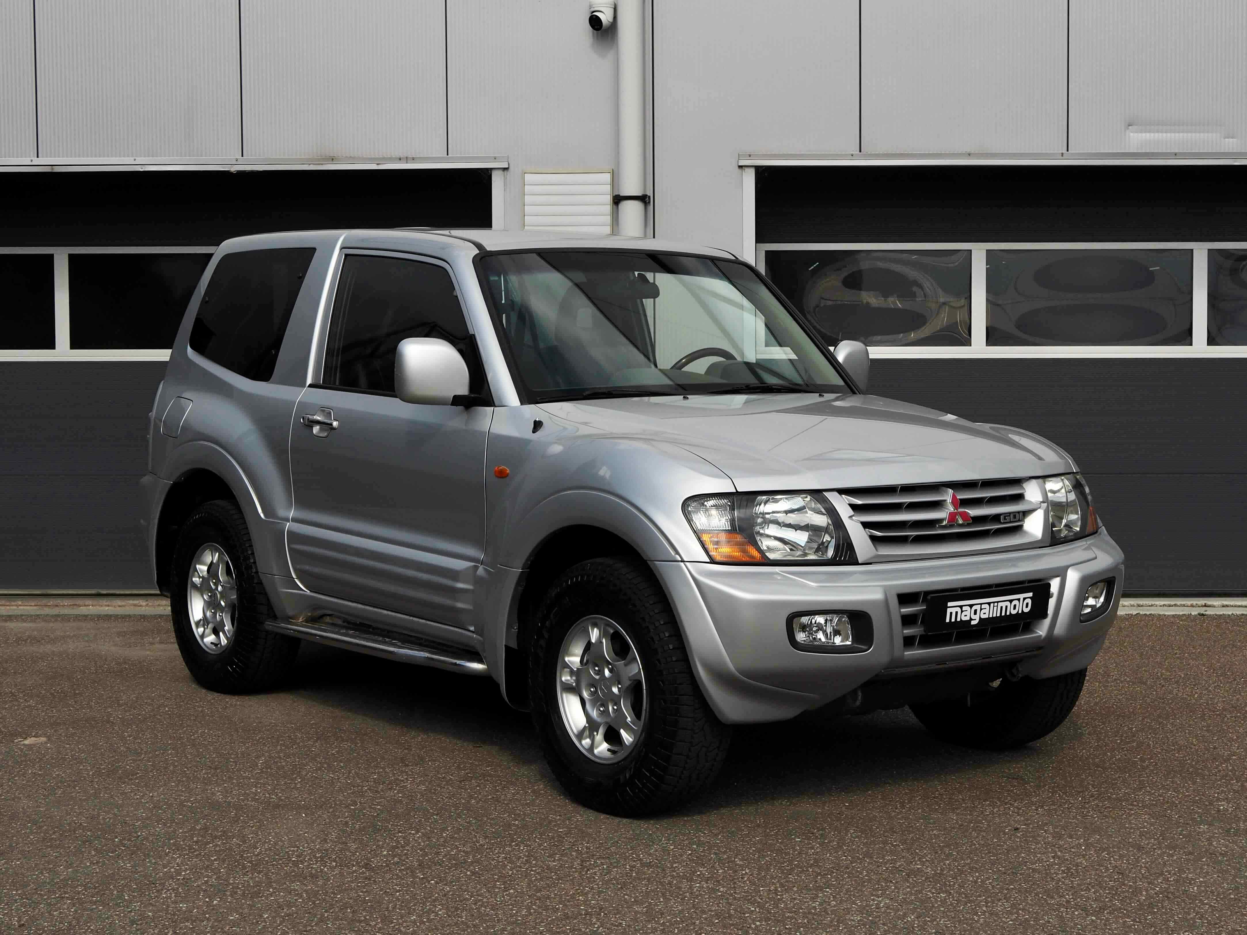 Mitsubishi Pajero V60 3.5 V6 GDI  Short Body - 2000 