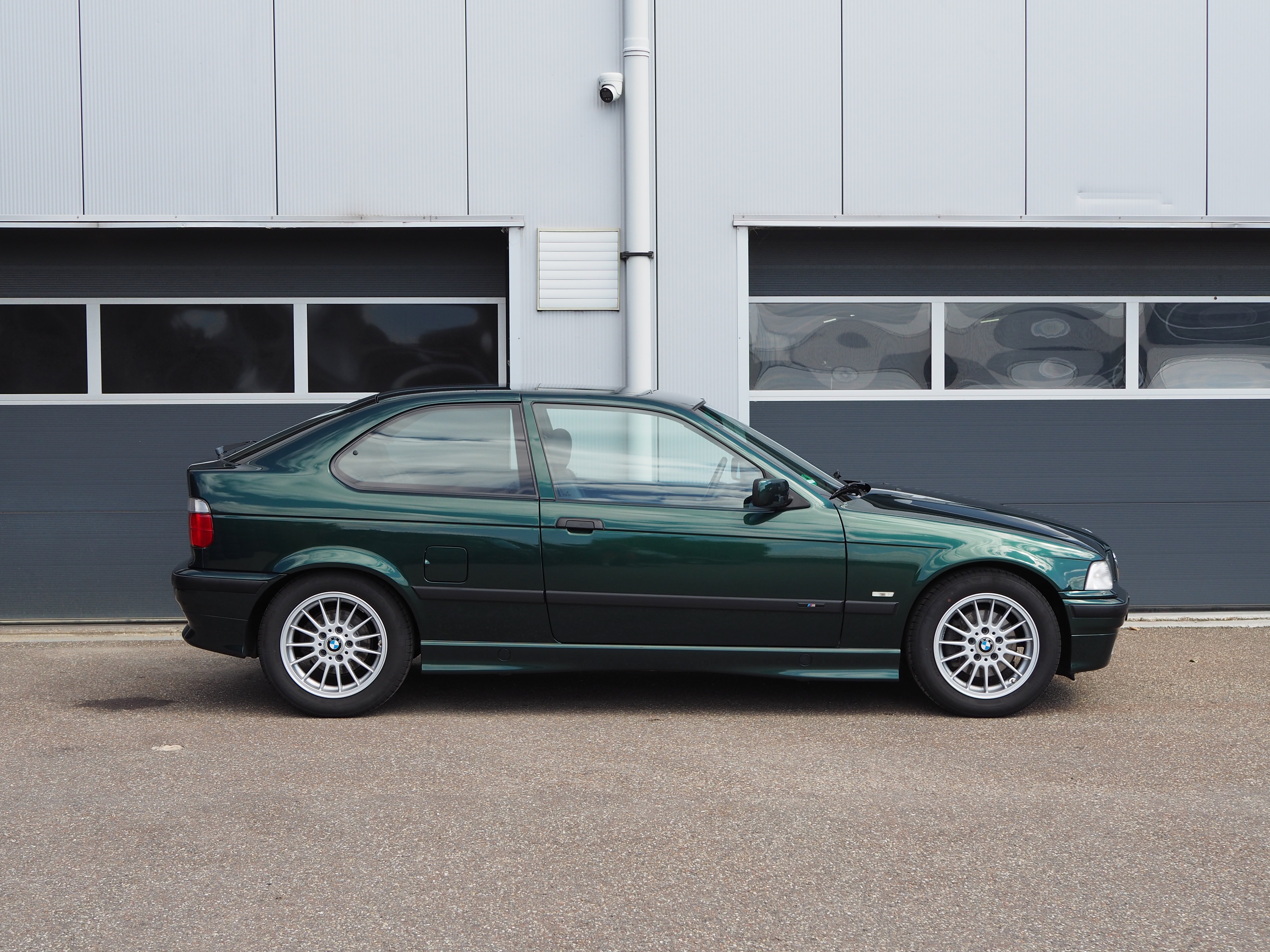 BMW E36 323ti Compact
