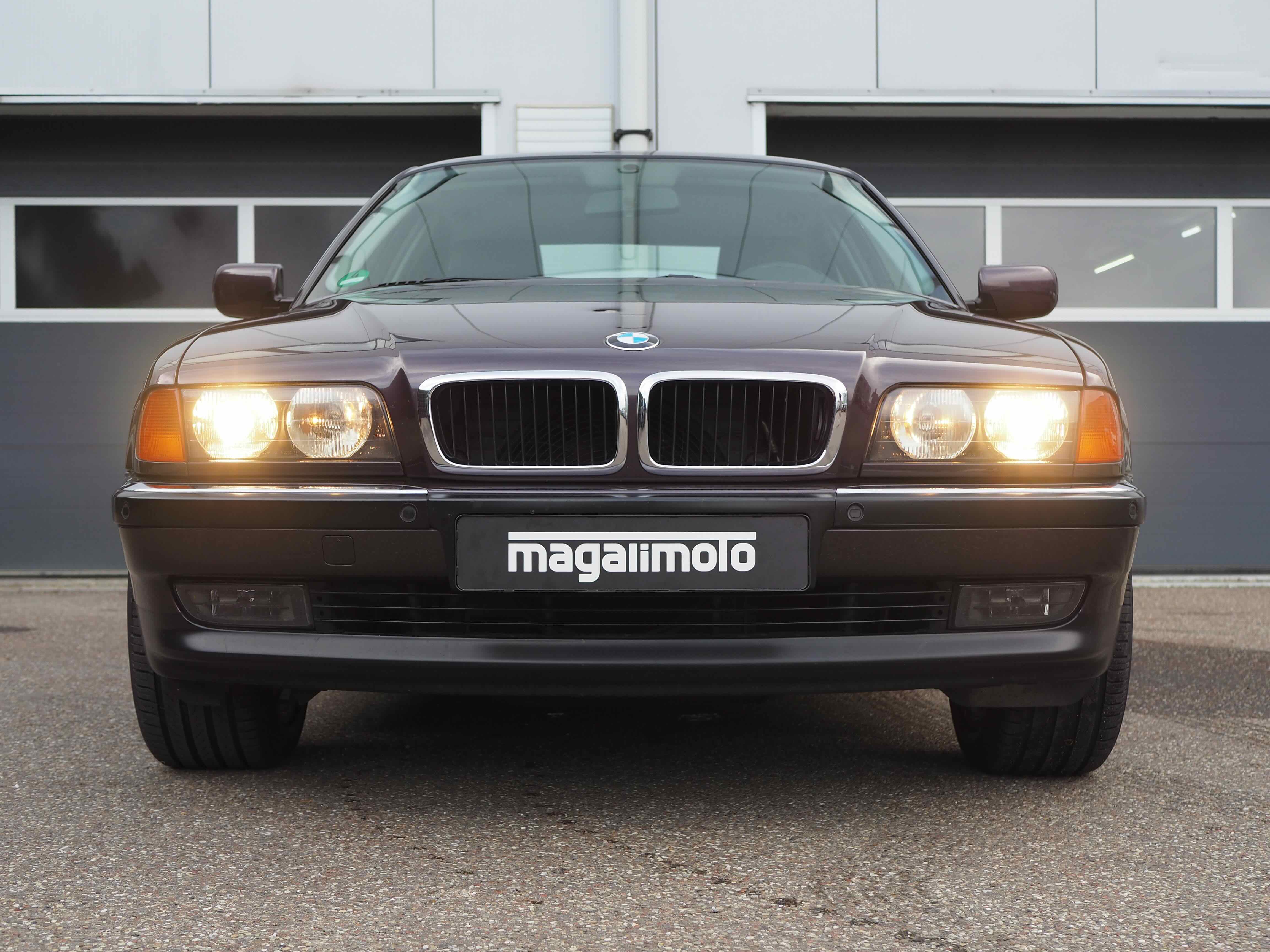 BMW 728i E38 Navarra