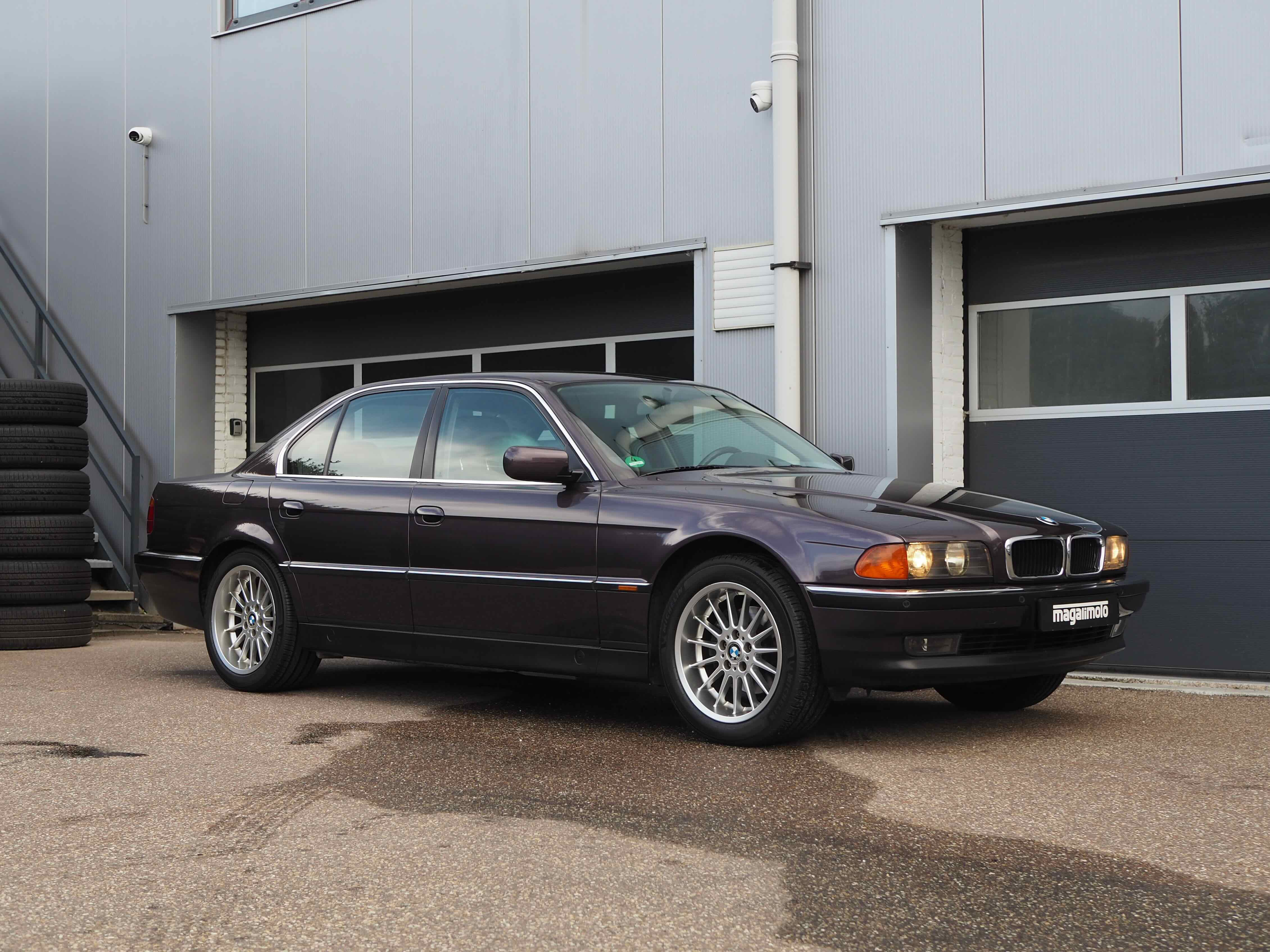 BMW 728i E38 Navarra