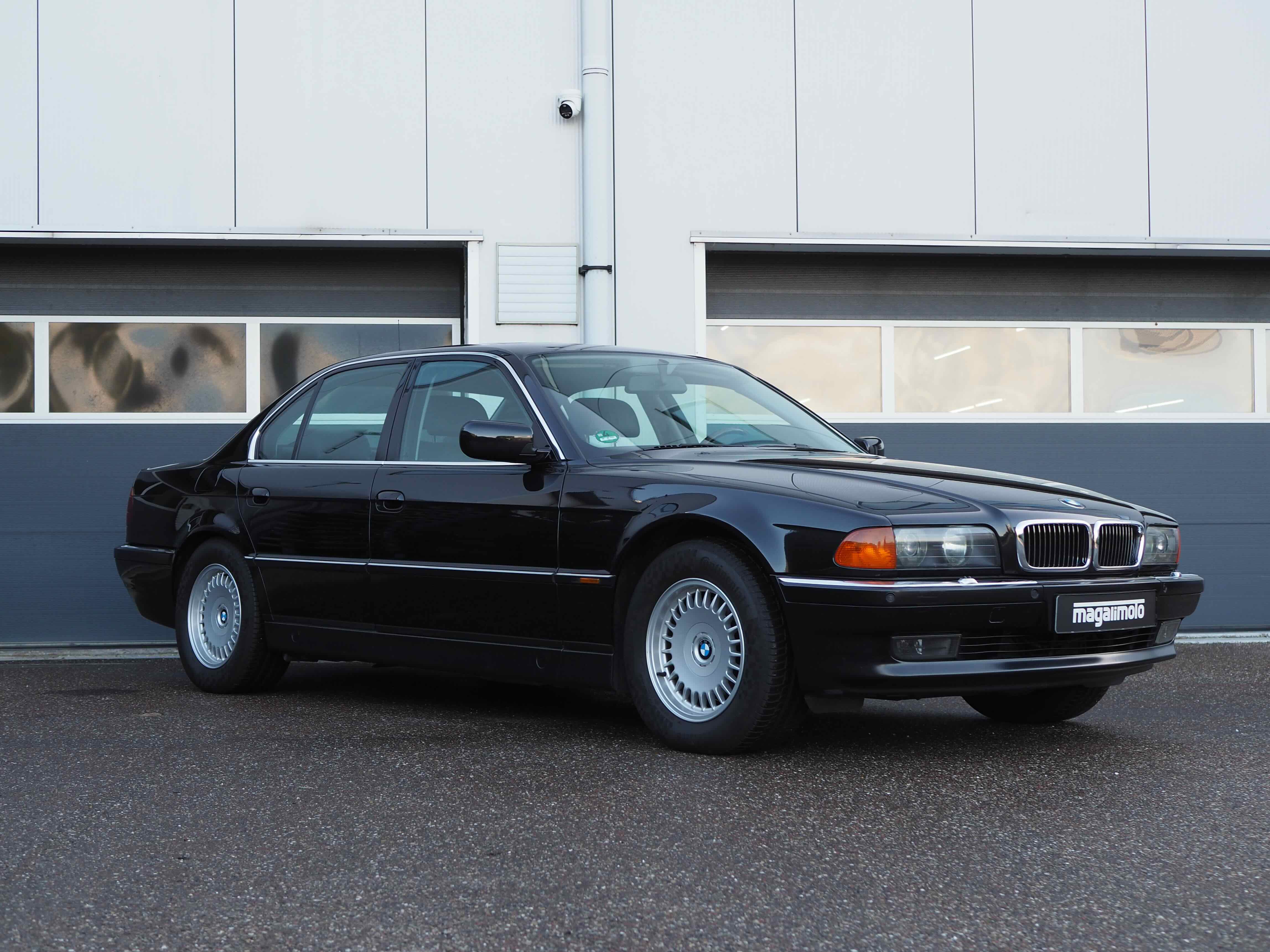 BMW E38 750i Cosmos