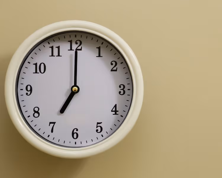 A clock at 7 o'clock