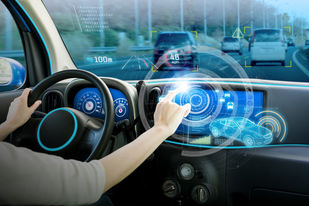 Quais tecnologias emergentes estão moldando o futuro dos seguros auto e residencial