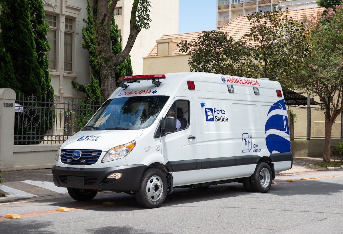  Porto Saúde anuncia a primeira ambulância elétrica do Brasil
