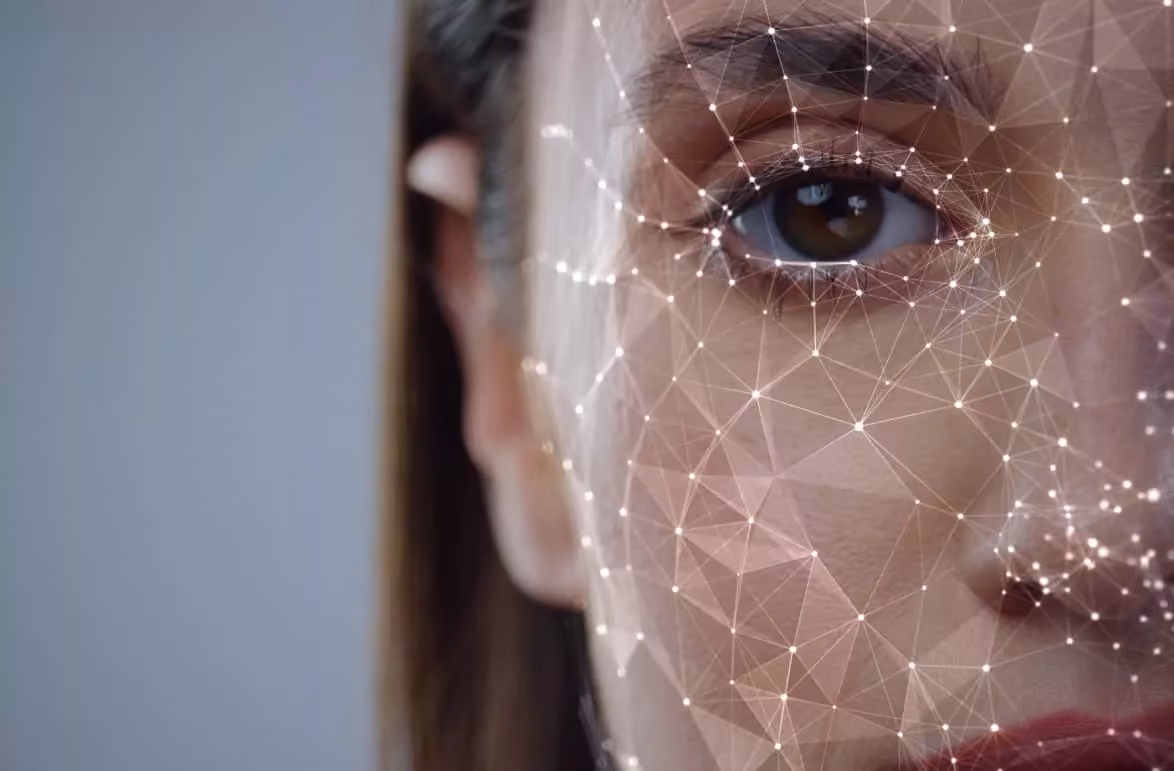 Onda de clonagem de voz e as deepfakes levanta debate sobre como o setor de seguros pode criar proteções para contribuir no combate