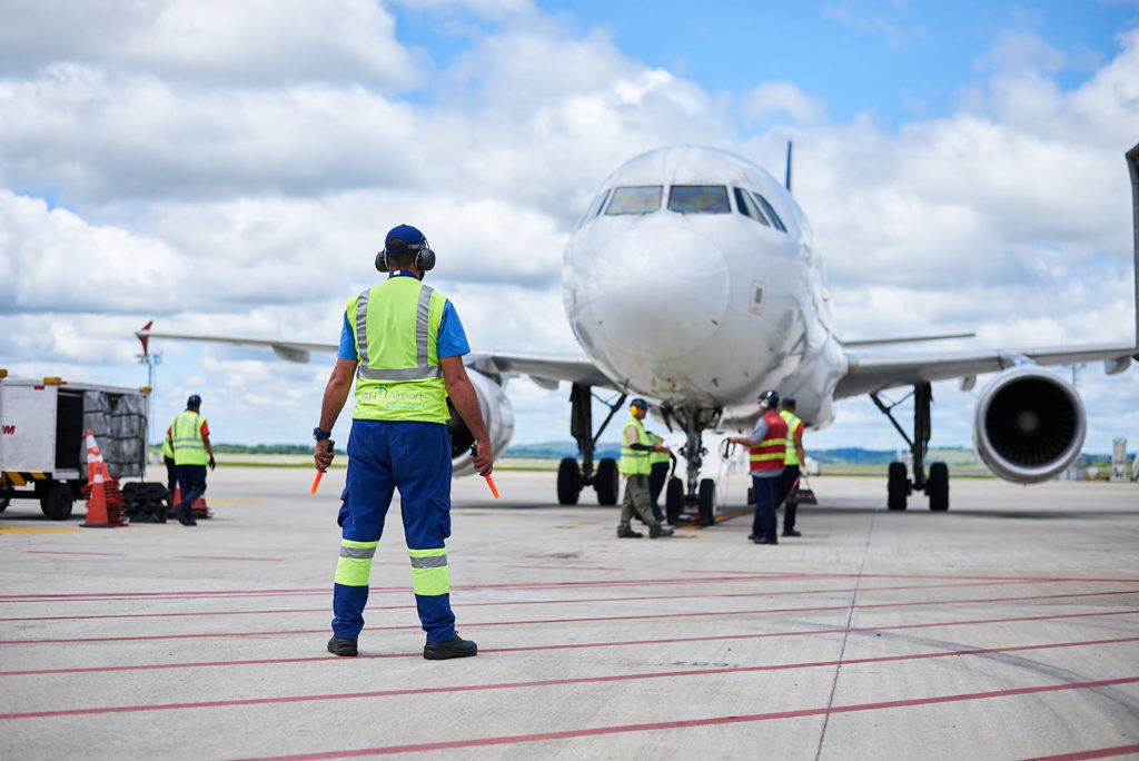 Segurança aérea e soluções de seguros que protegem pilotos e suas operações 