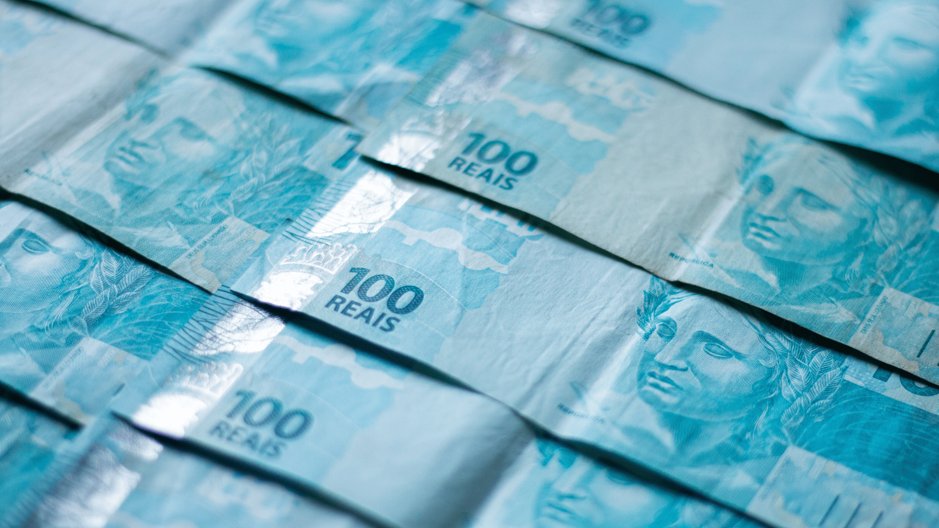 Justos vai distribuir R$ 100 mil em bônus para corretores que ainda não venderam apólices da marca