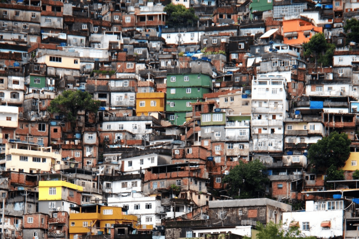 Favela Seguros amplia acesso à prevenção do câncer com consultas e exames gratuitos em comunidades