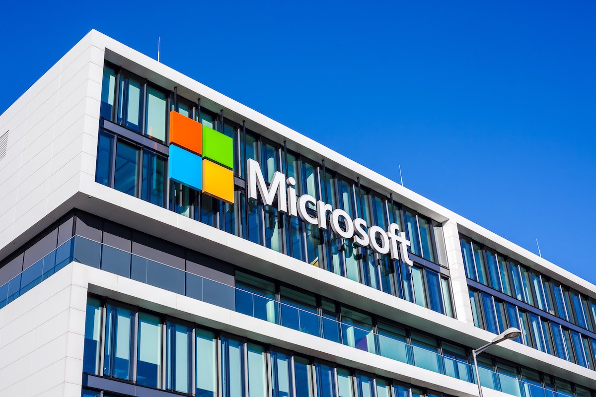 Microsoft amplia presença no setor de seguros com estratégias de IA e nuvem