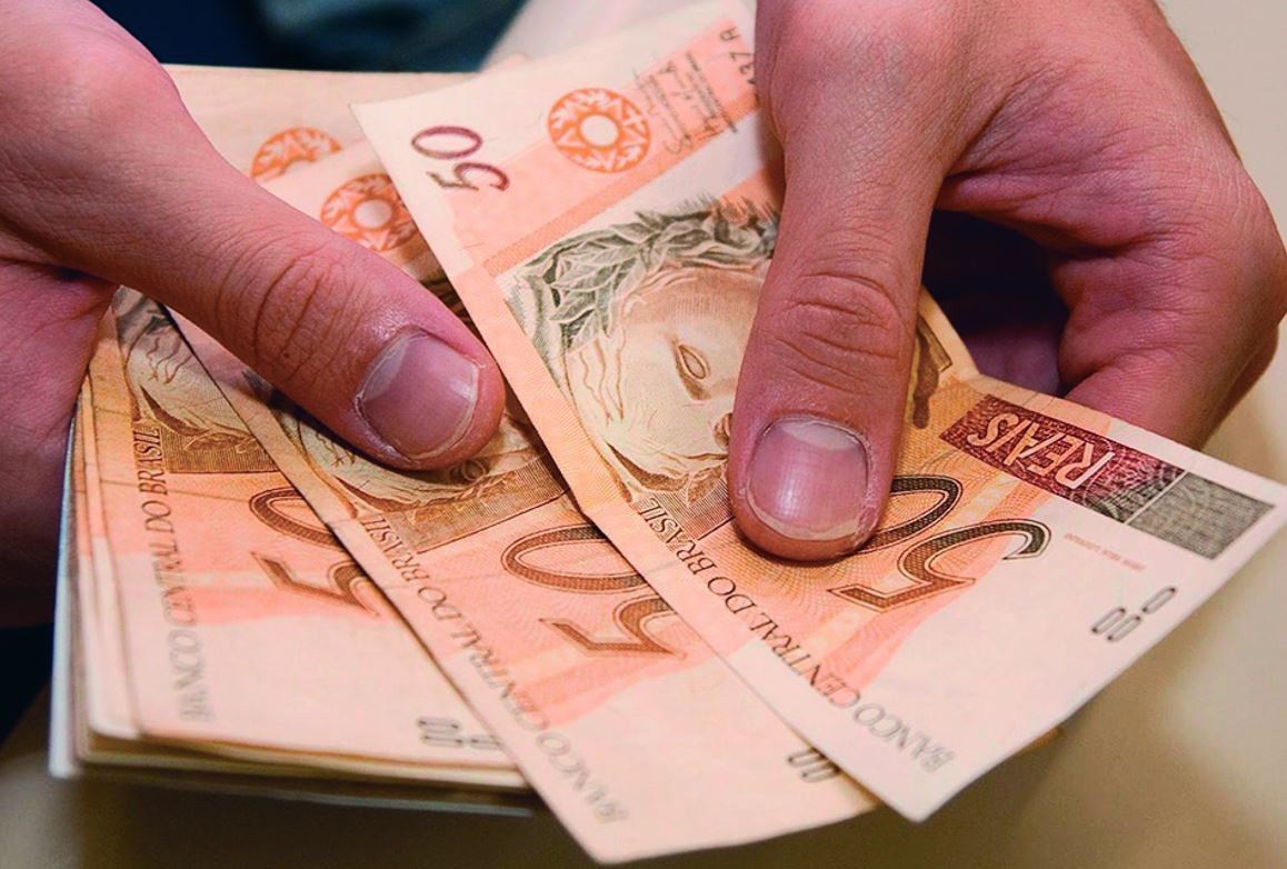 Alta do salário mínimo pode ampliar alcance dos seguros populares