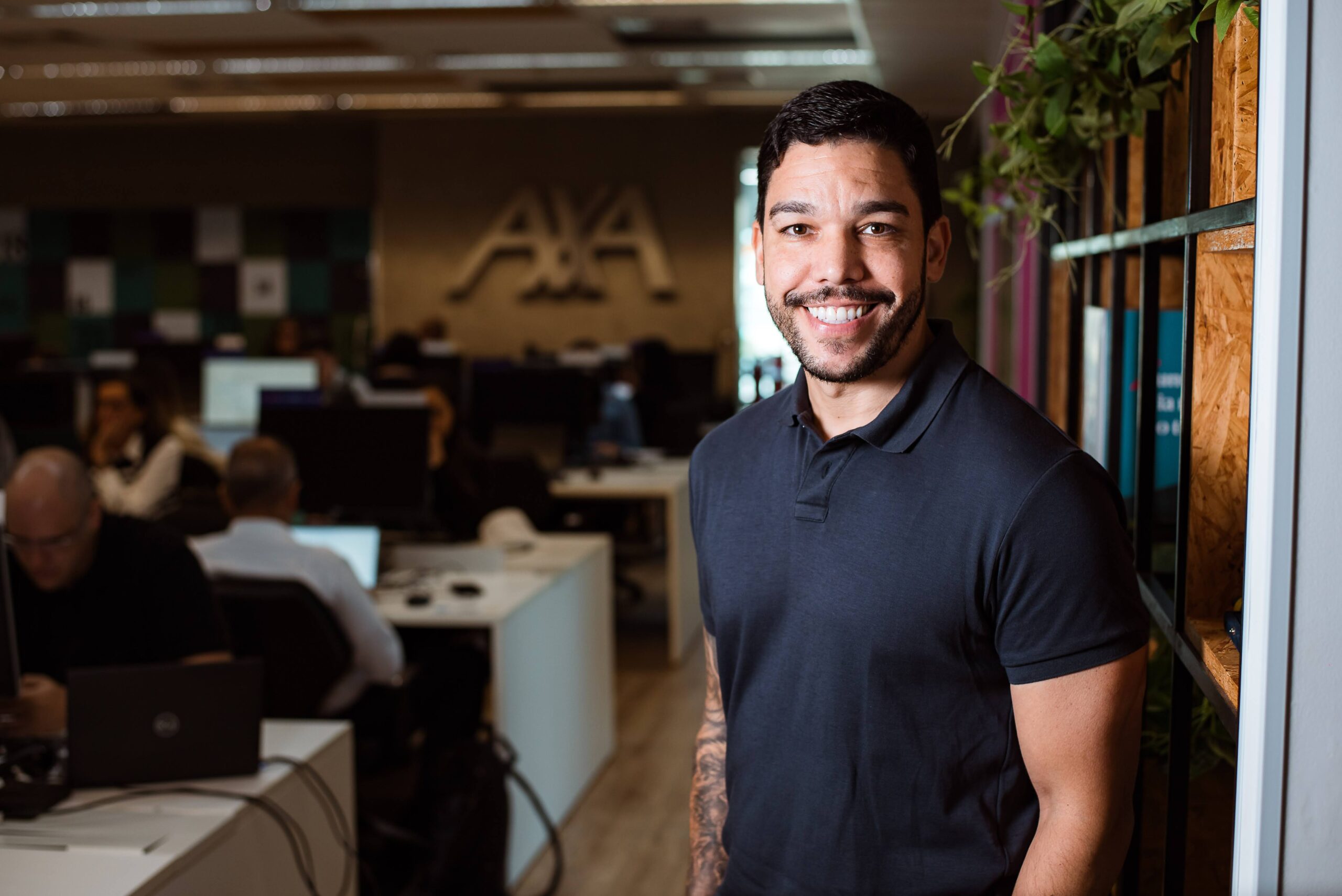 Digital como caminho, humano como destino: a estratégia da AXA para distribuição de seguros