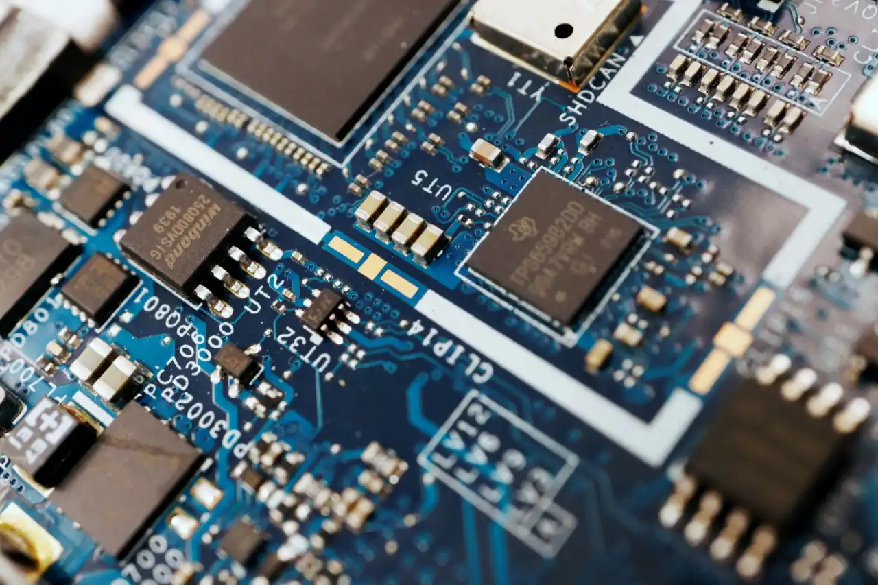 Investimento bilionário em semicondutores chineses pode acelerar inovação no setor de seguros