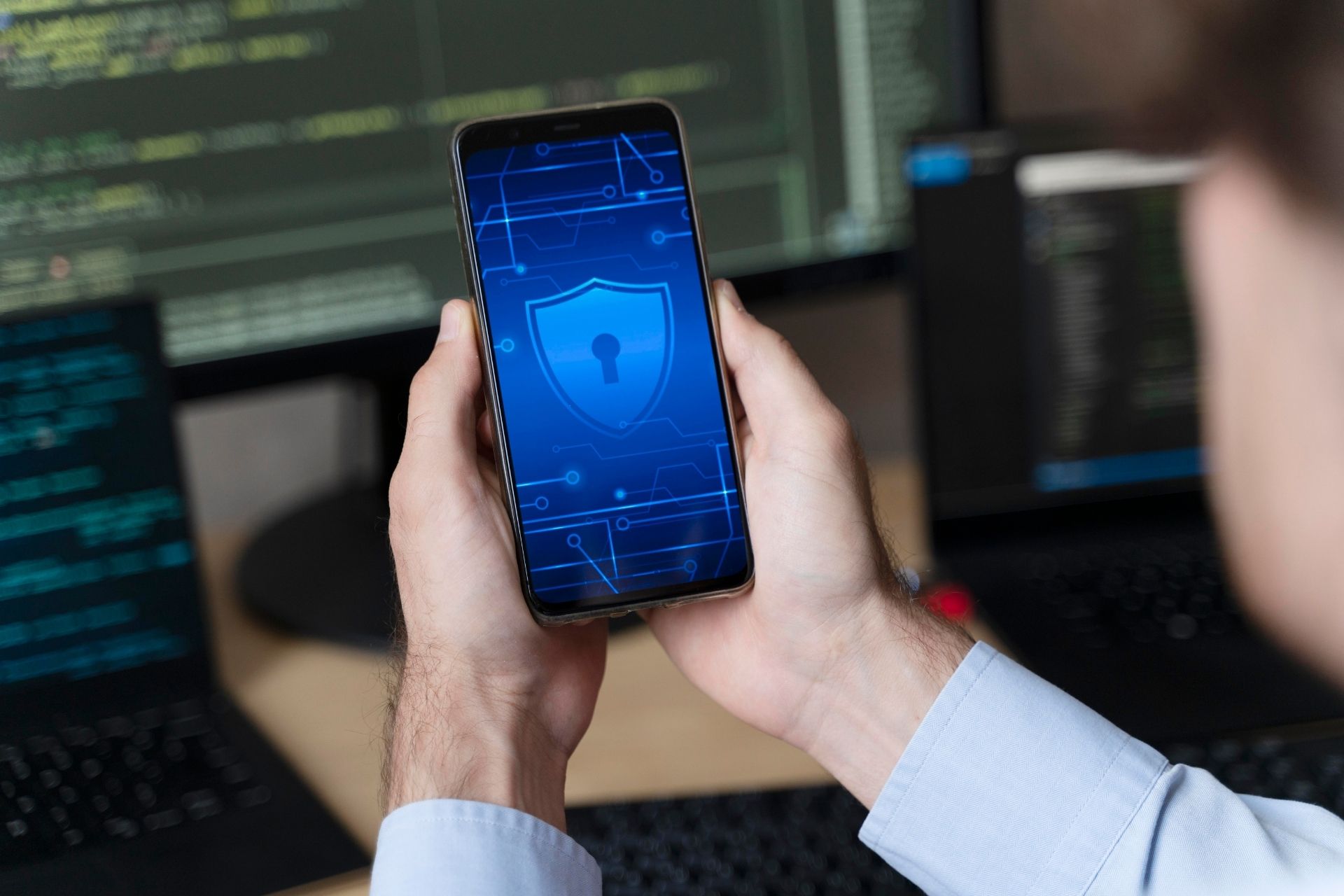 A apólice de cyber paga o Pix autorizado por uma voz falsa?