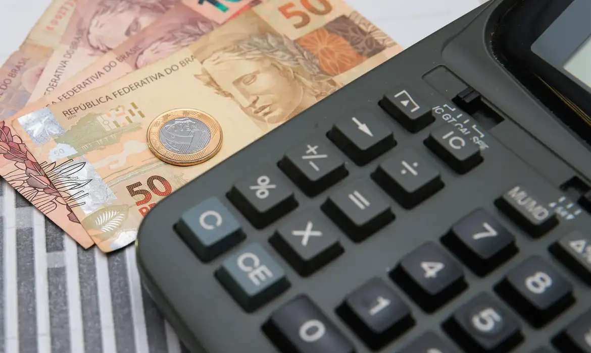 Mercado reduz projeção de inflação em 2026 para 5,16% com possíveis reflexos na precificação de seguros