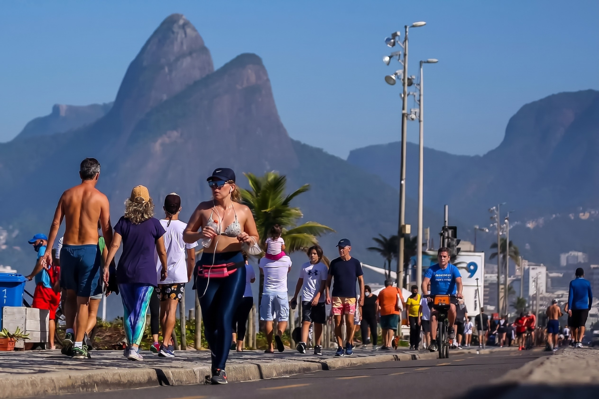 Tiroteios caem 43% no Rio: o que a queda da violência sinaliza para o seguro