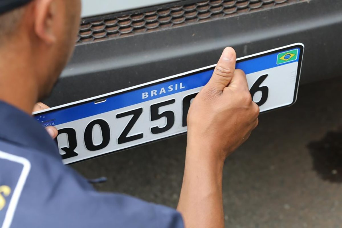 Alta nos emplacamentos de veículos pode sugerir oportunidades para o seguro automotivo 