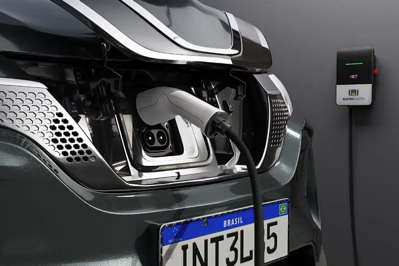 Crescimento na frota de carros elétricos no Brasil destaca necessidade de investir em inovação no Seguro Auto