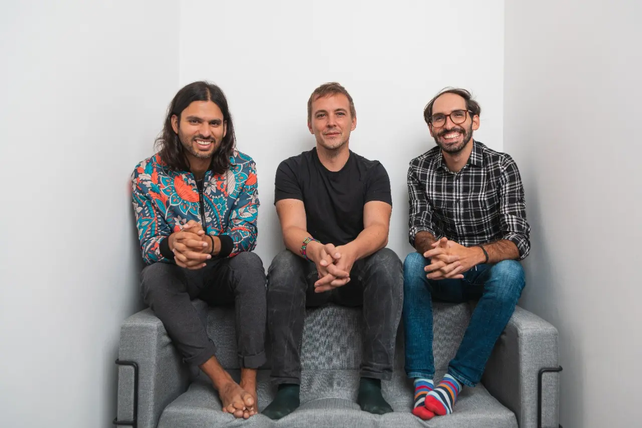 Justos Retorna: startup de seguro auto limita sua receita para ajudar ONGs brasileiras