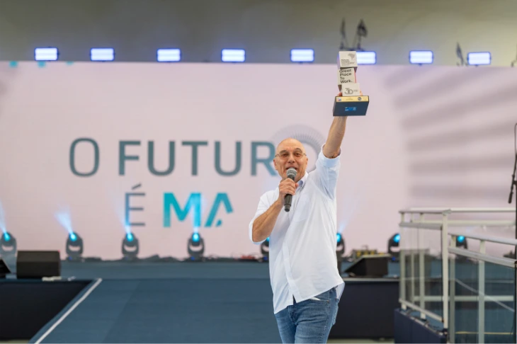 Grupo MAG lança música autoral e reúne colaboradores para gravar videoclipe e celebrar liderança no GPTW Brasil