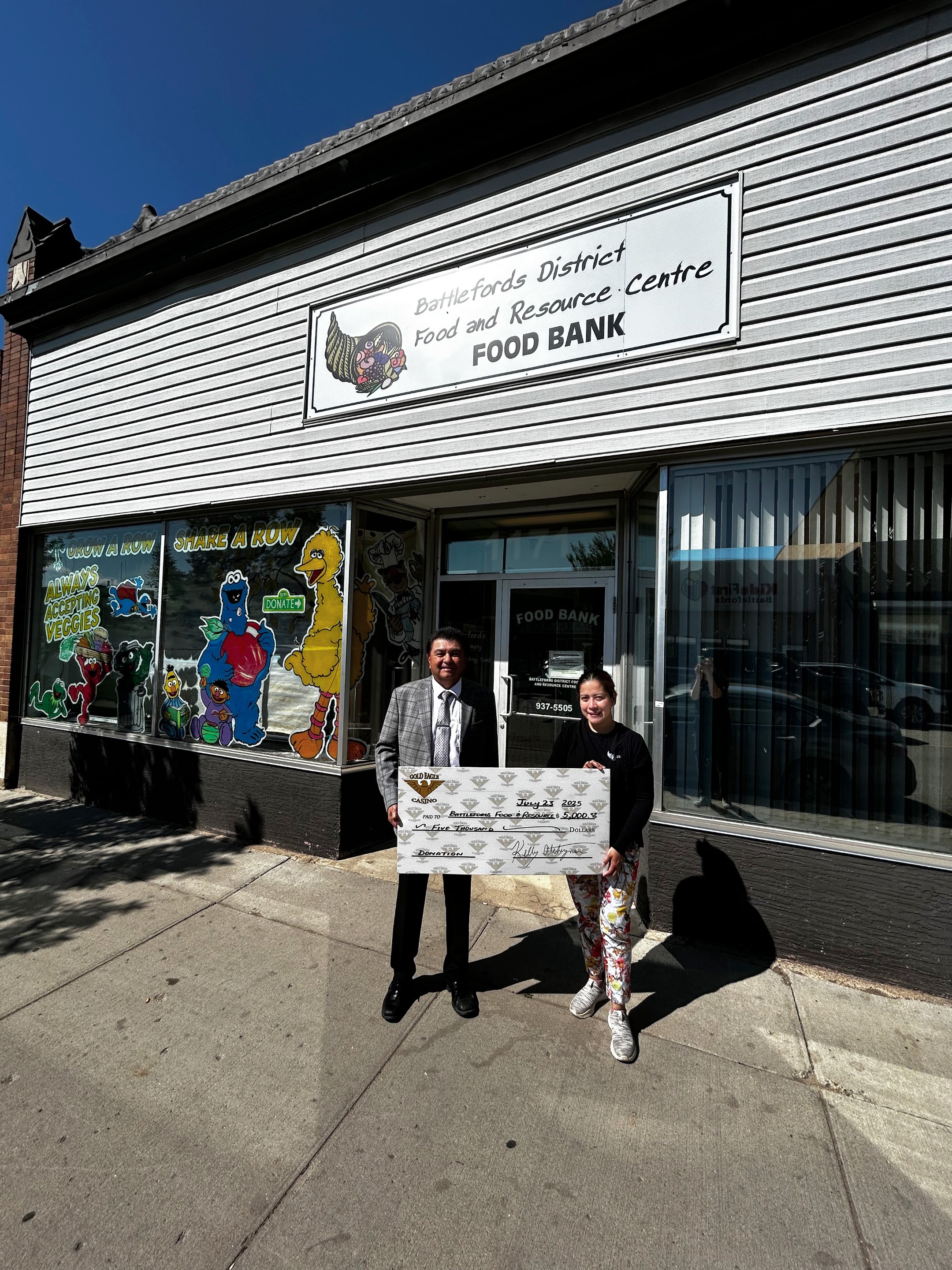 Gold Eagle Casino (SIGA) presents a $5,000 donation to the Battlefords District Food & Resource Centre to support families and individuals in need.