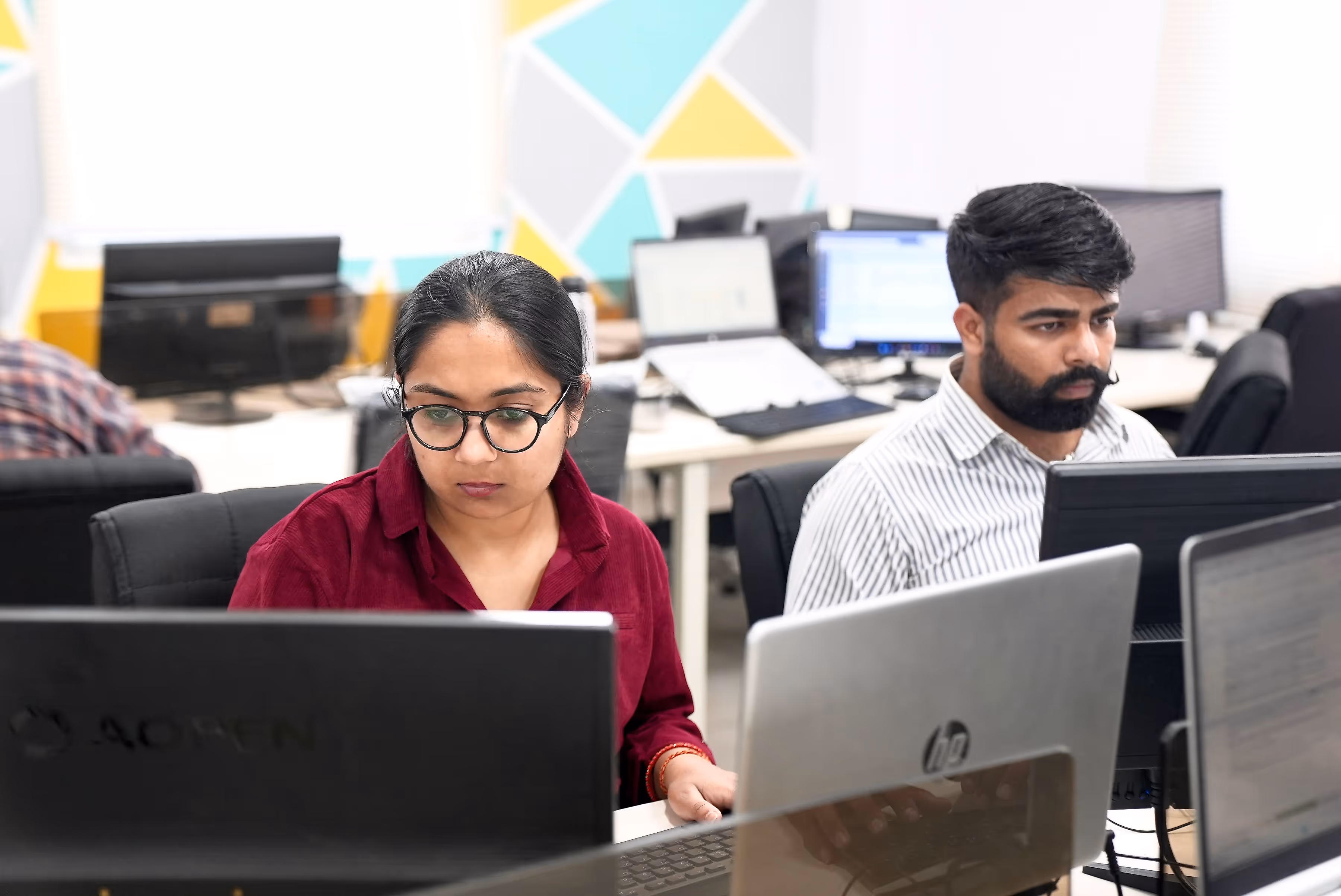 Accoutning support BPO india operations working at desk