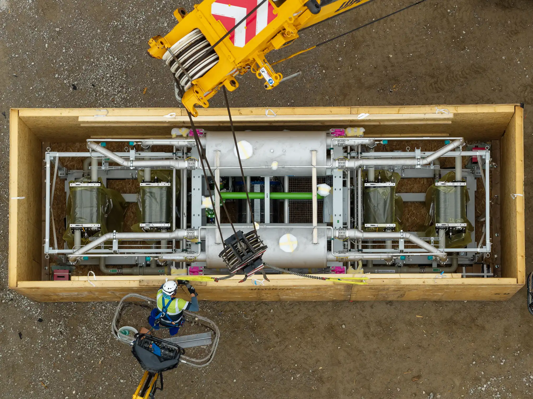 Anlieferung der Stacks für den Hamburg Green Hydrogen Hub