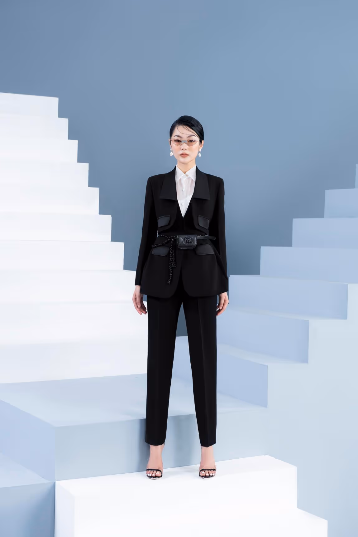 ROGER SUIT X BLACK PANTS BASIC X LIGHTY BLOUSE