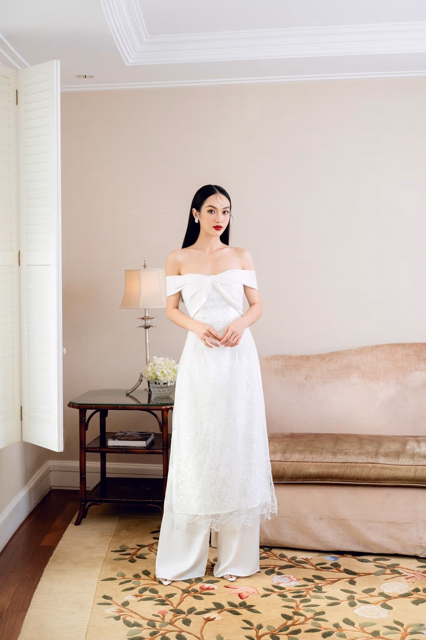 QUAN AODAI (L.WHITE)