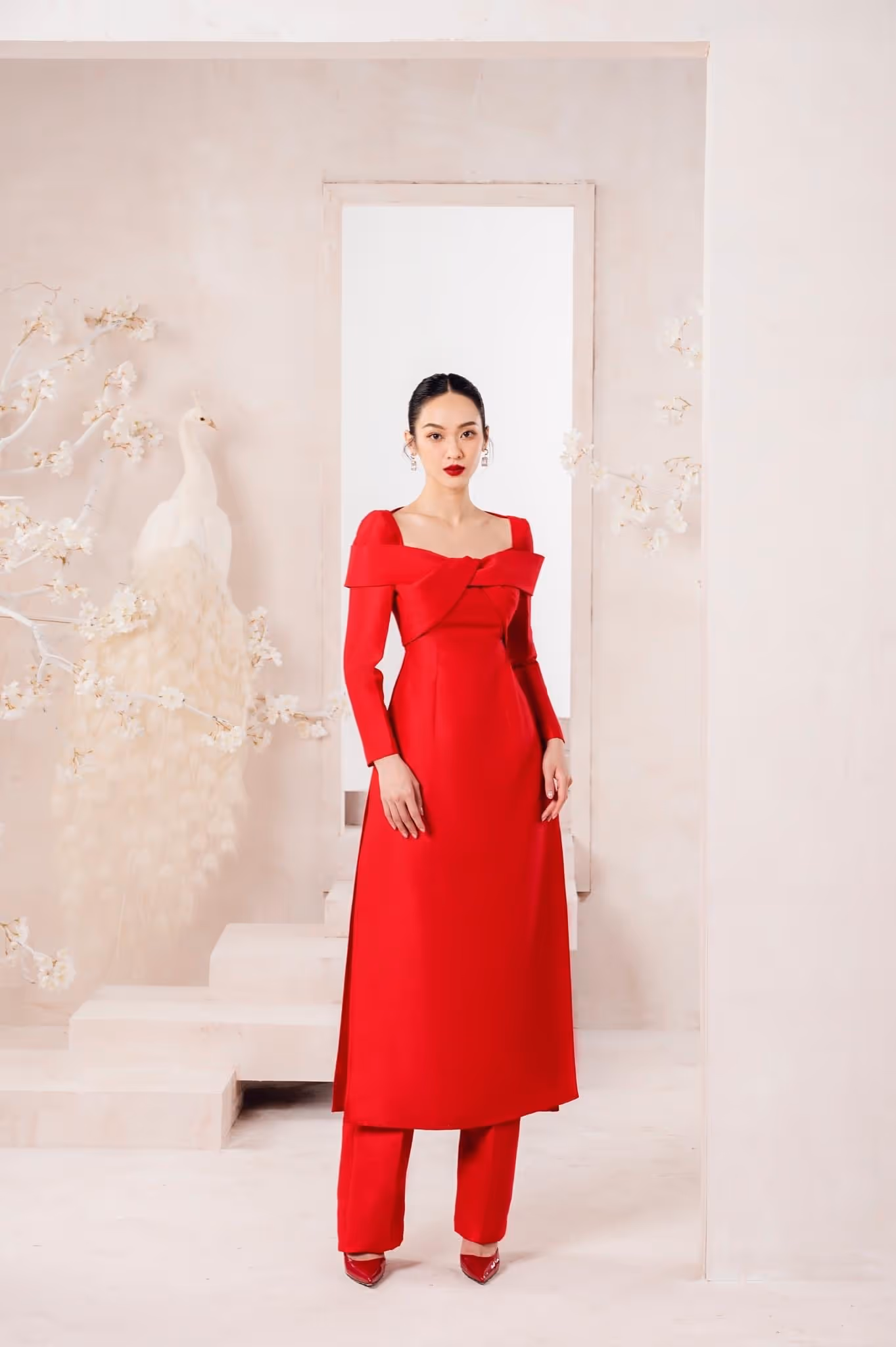 QUAN AODAI (D.RED)