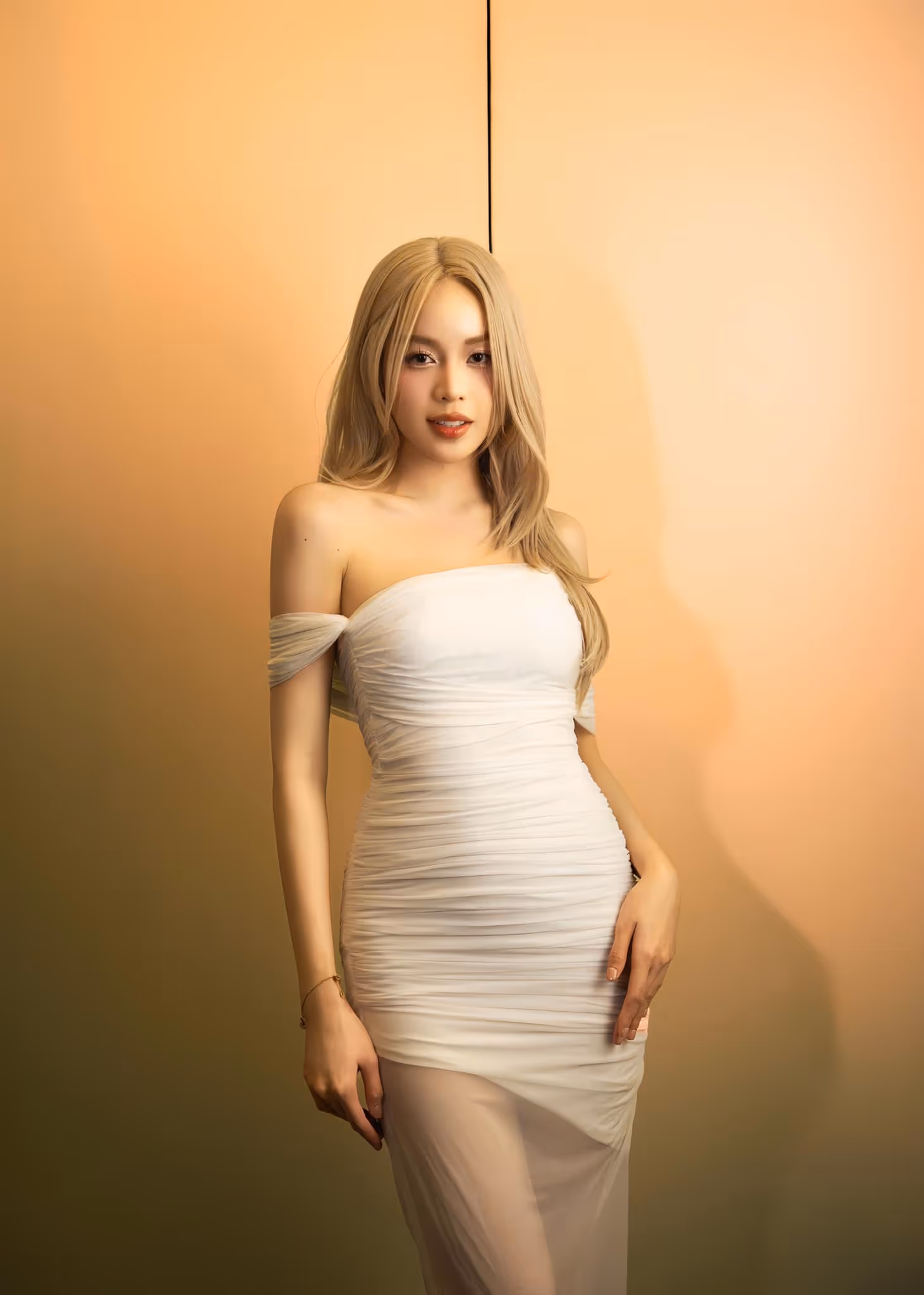 WHITE PLAN X HOA HẬU THANH THUỶ