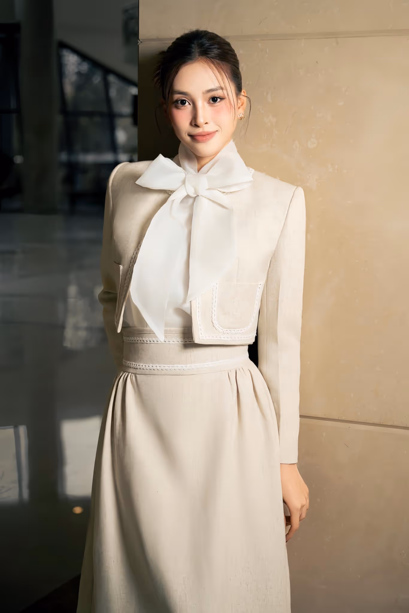 WHITE PLAN X HOA HẬU TIỂU VY