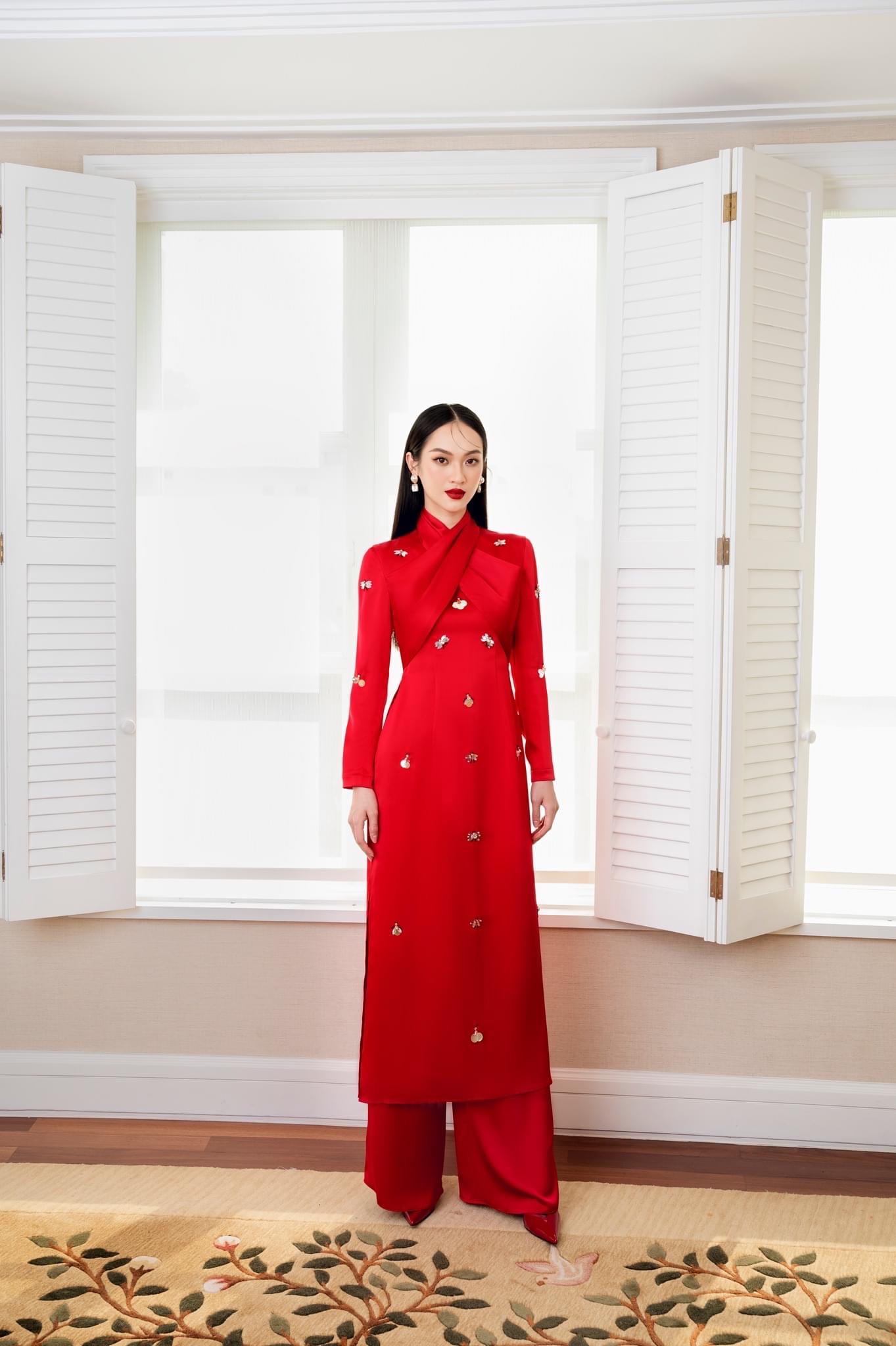 AODAI RED HOLIDAY 1
