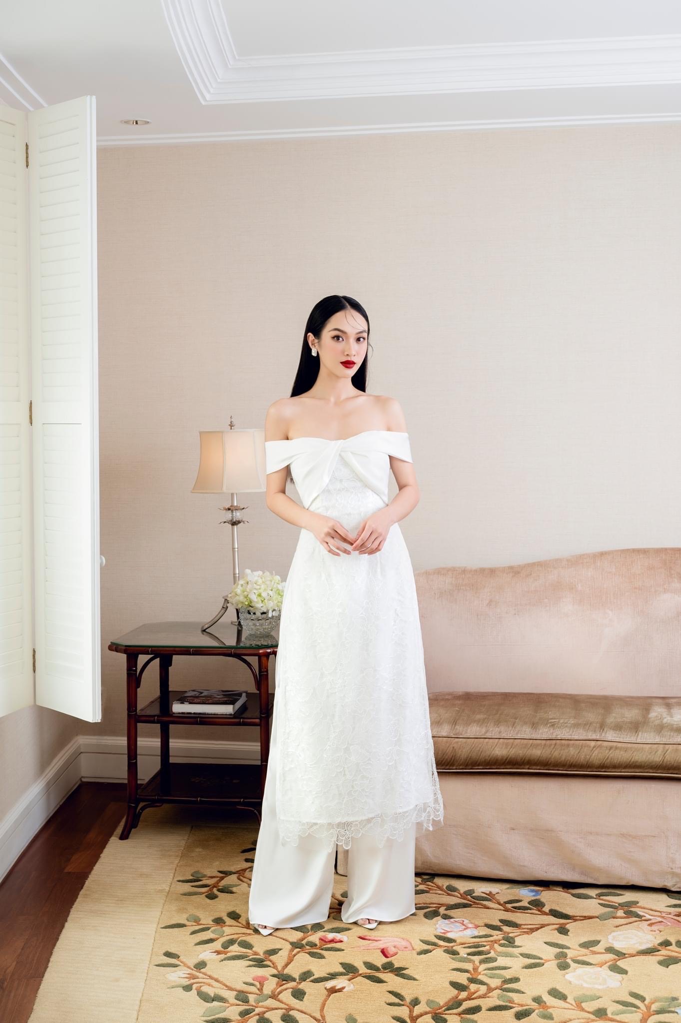 AODAI WHITE HOLIDAY 2