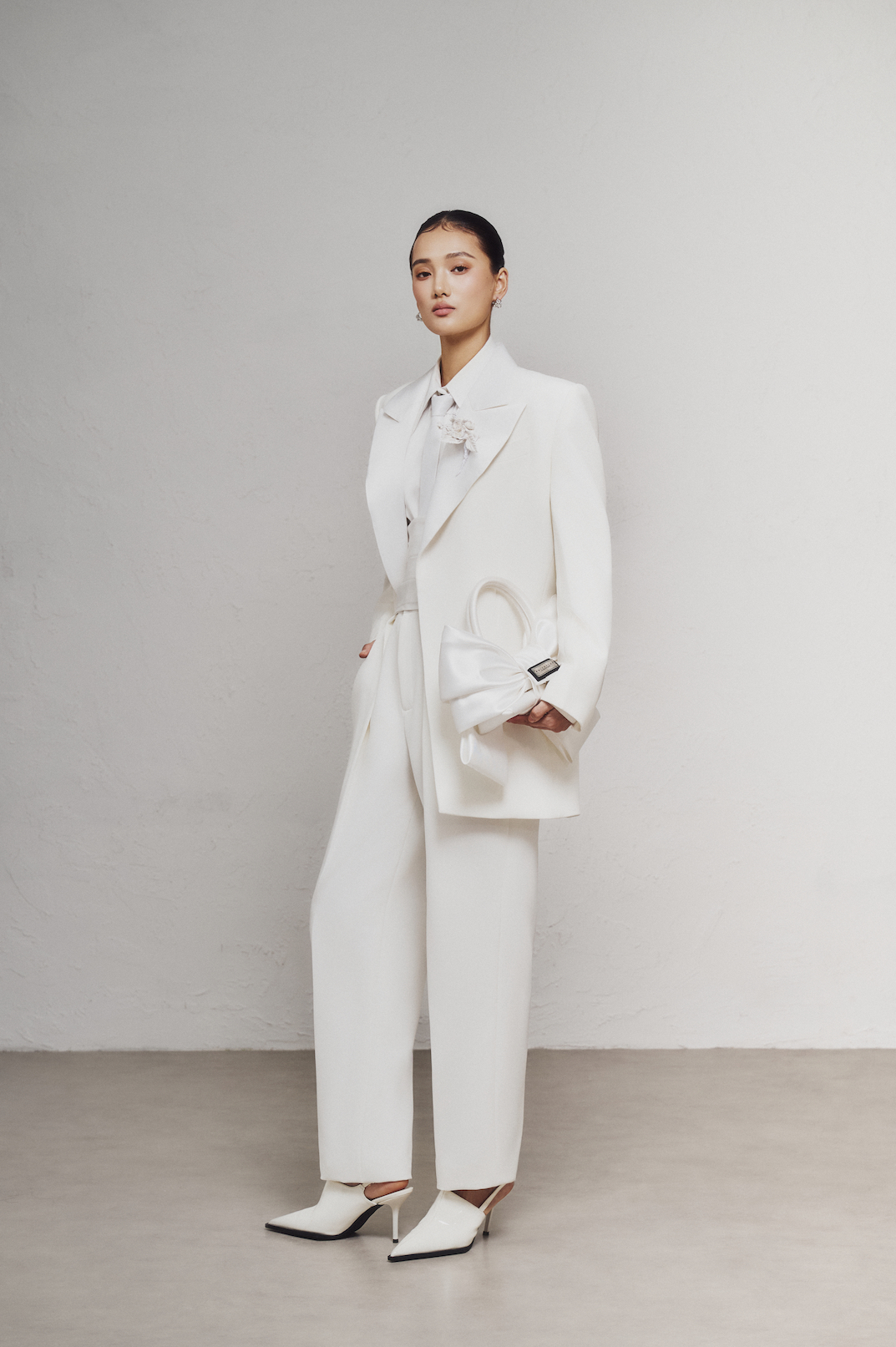 AGON SUIT