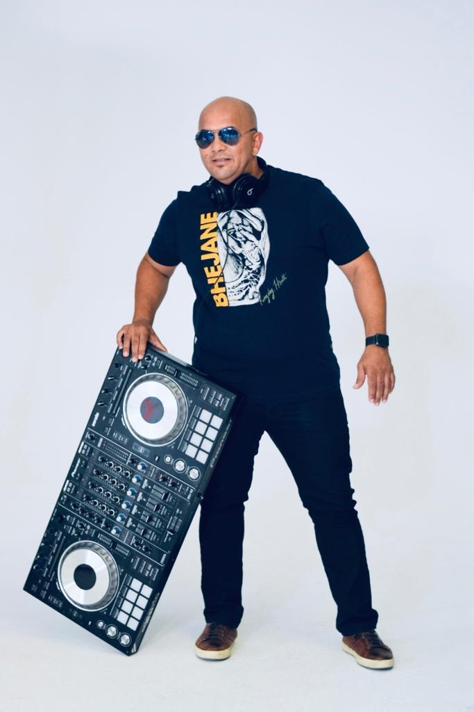 DJ Vernon Carver