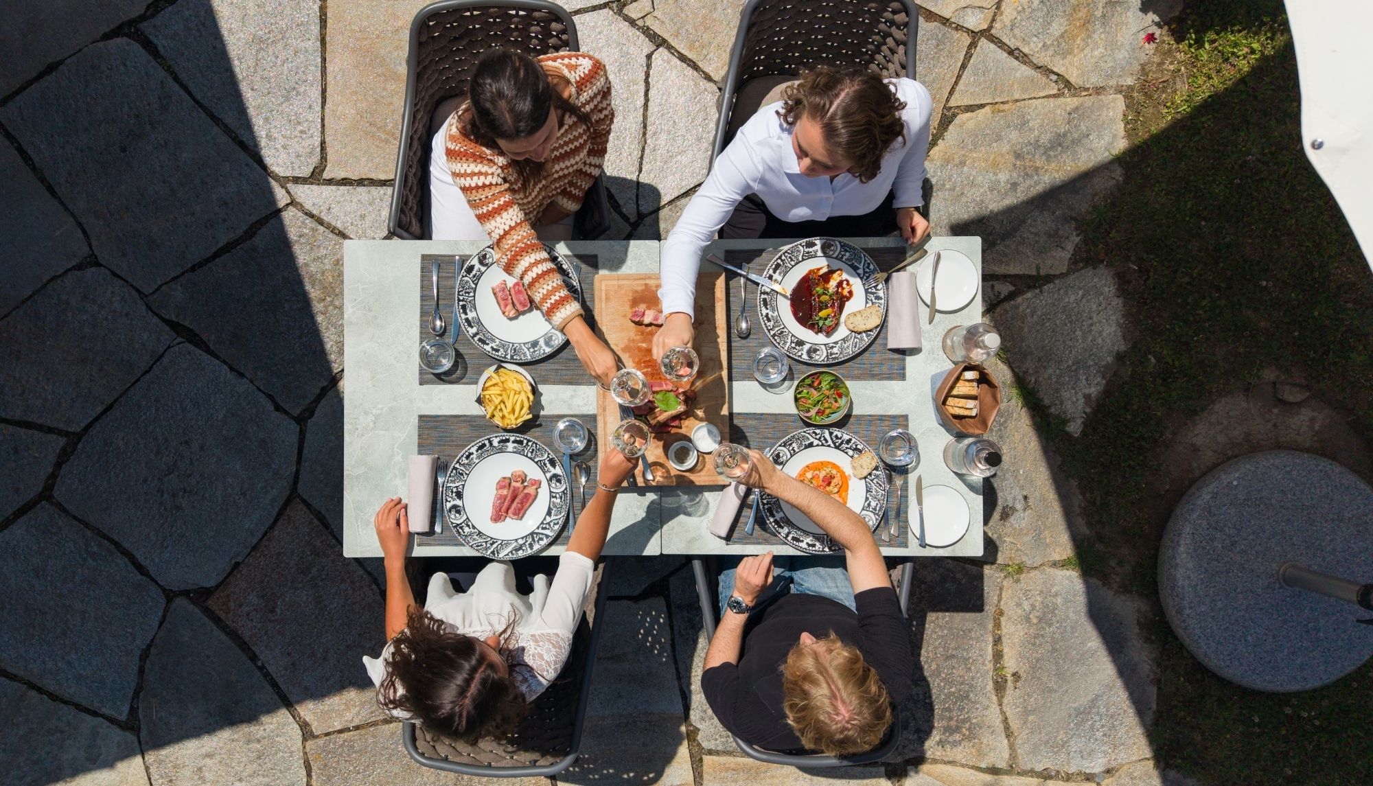 Terrasse et espace de restauration du Chalet RoyAlp à Villars-sur-Ollon, Le refuge du Royalp