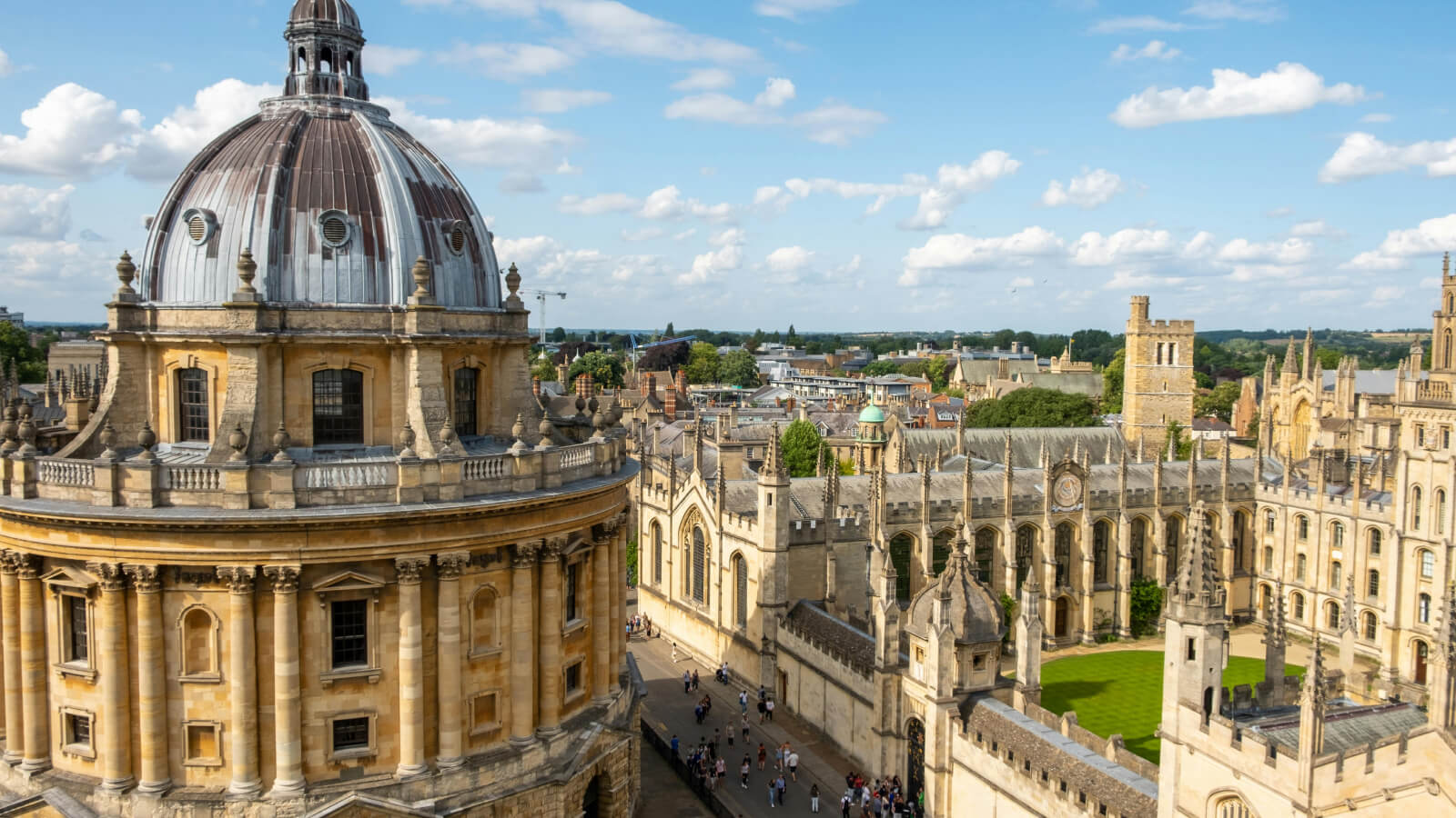 photo of The University of Oxford buildings