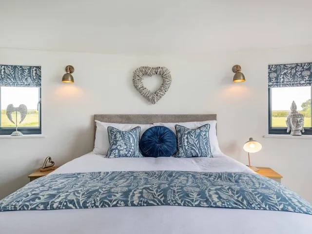 double bedroom fishing lodge