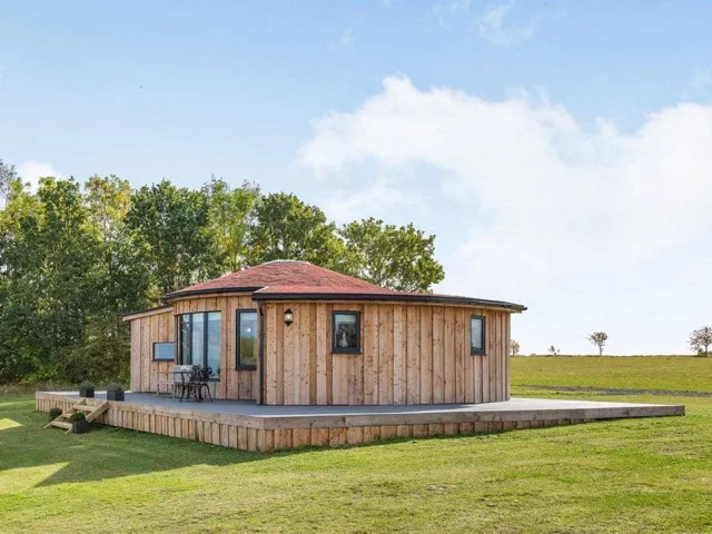 lakeside lodge in newark