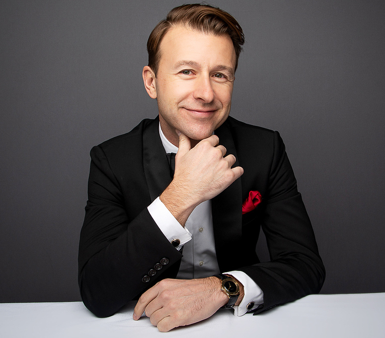 Lucas Hunt's headshot