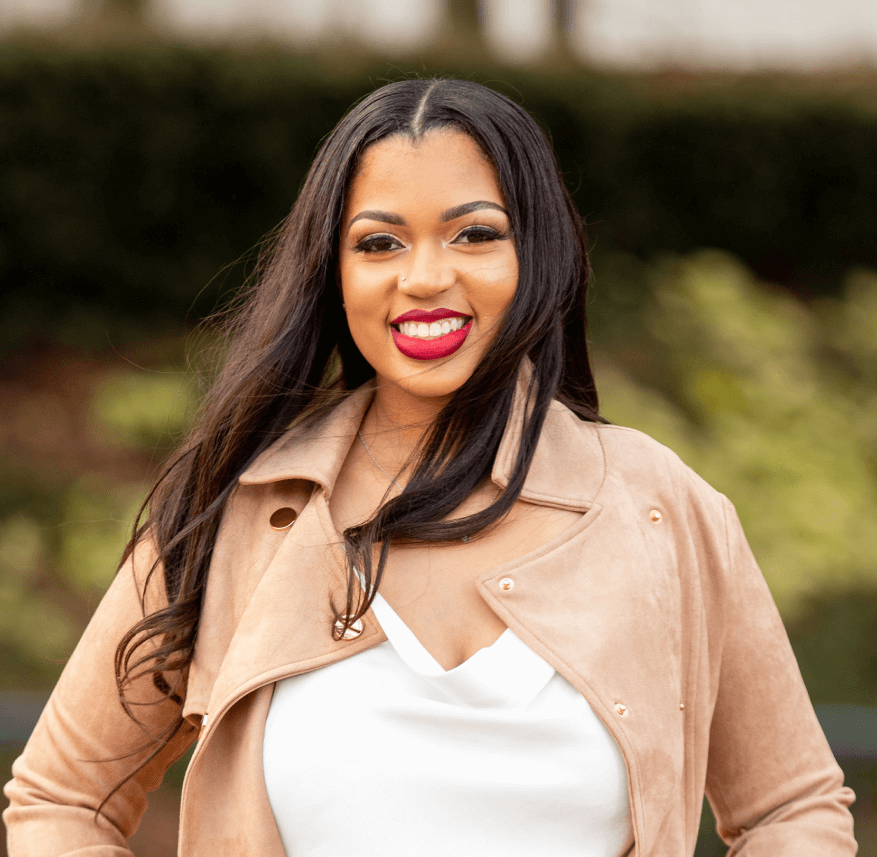 Gloria Lawrence's headshot