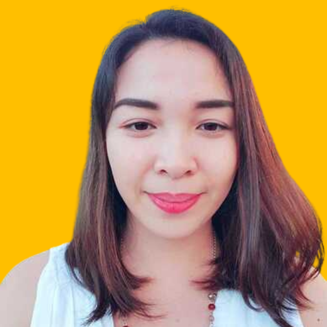 Anna L's headshot against a yellow background