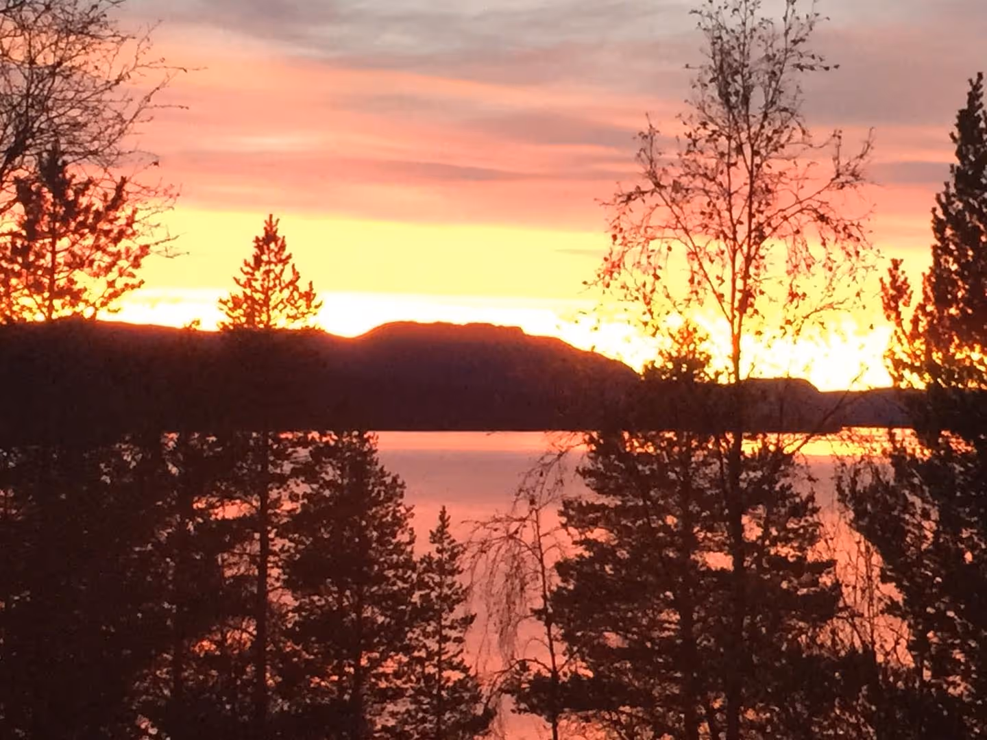 Prosjektbilde fra Solskinnsmarka Tunhovdfjorden.