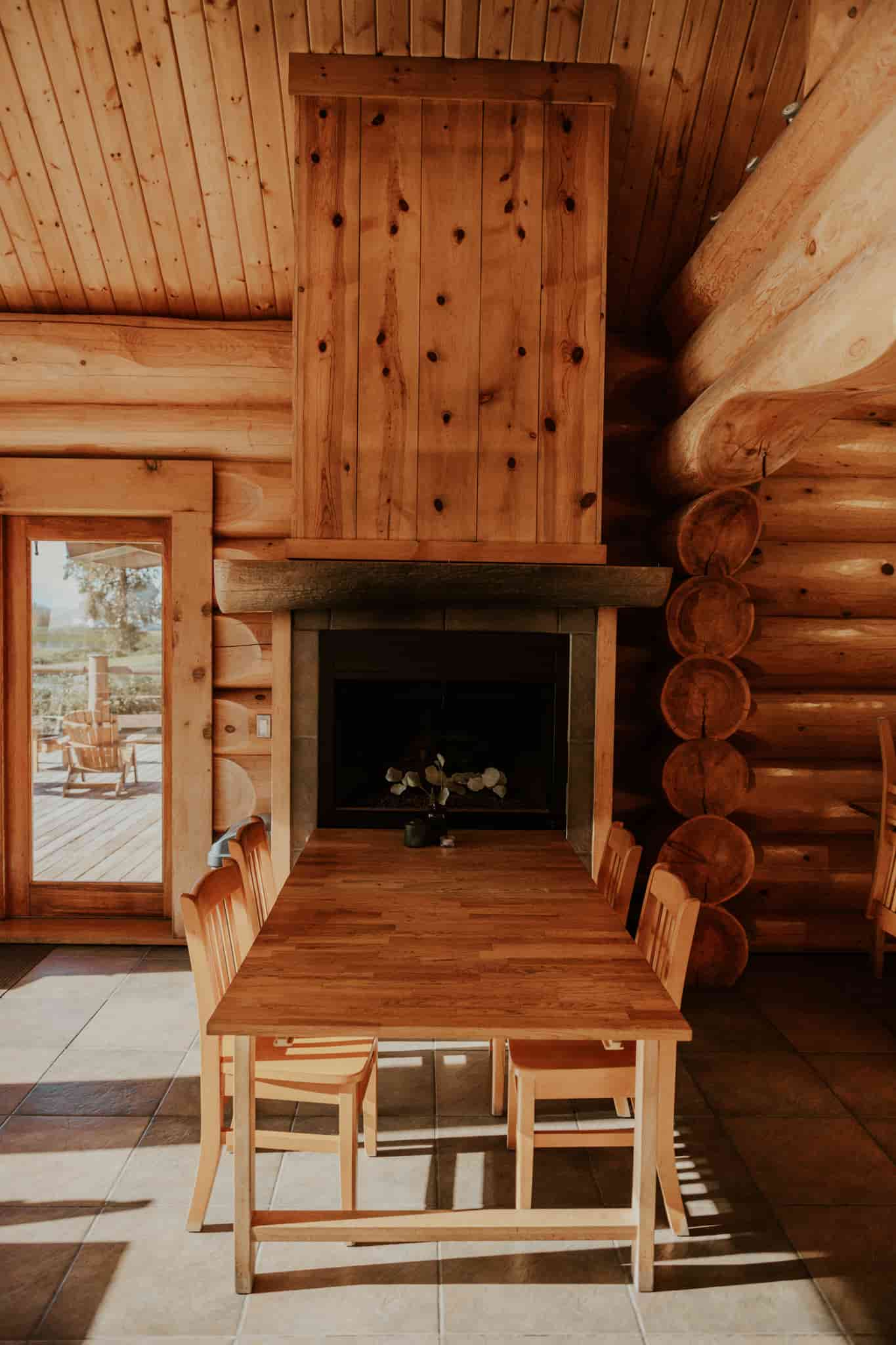 The Lounge at the Fraser River Lodge